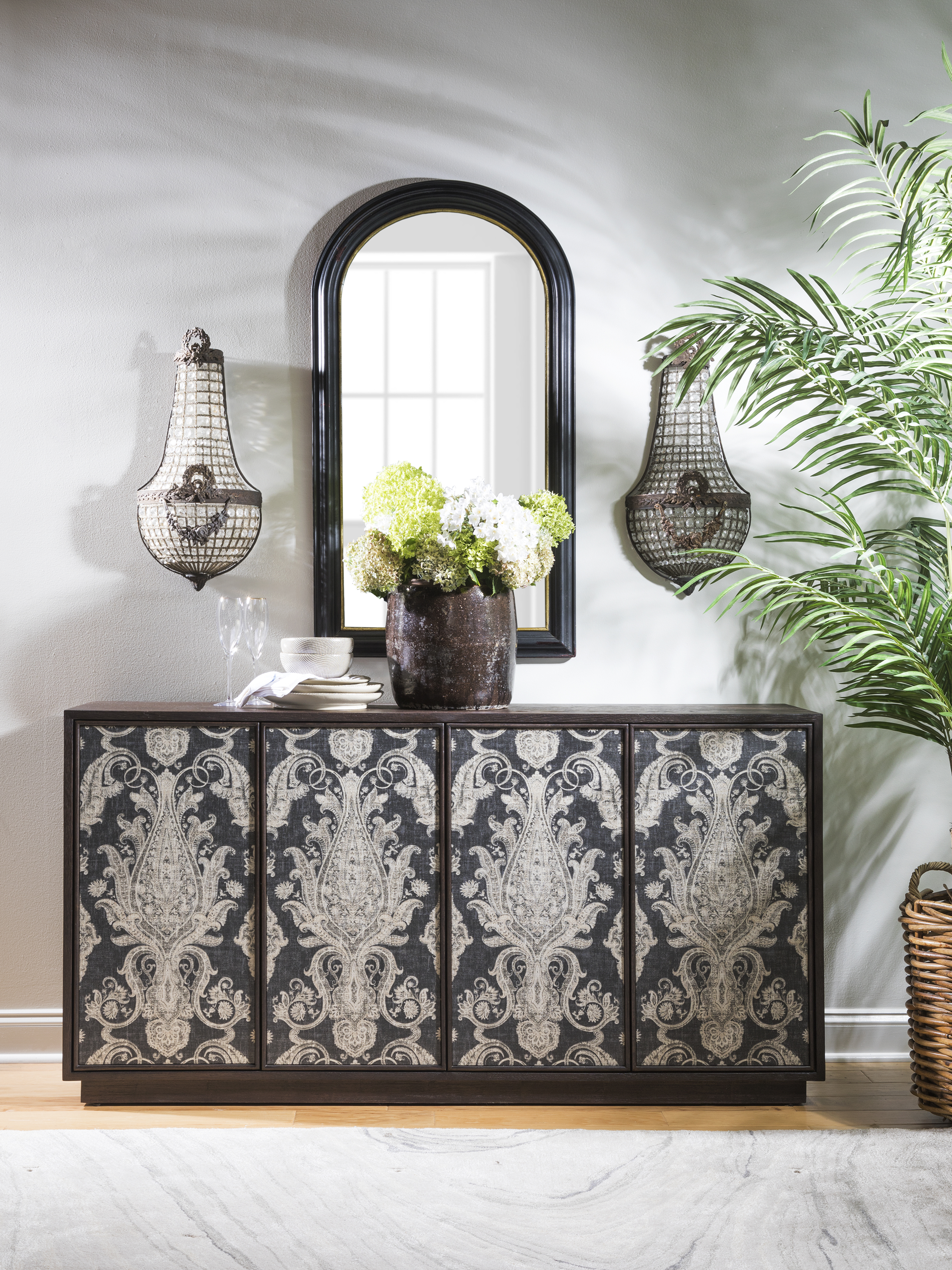 Artistica Venerato Media Console