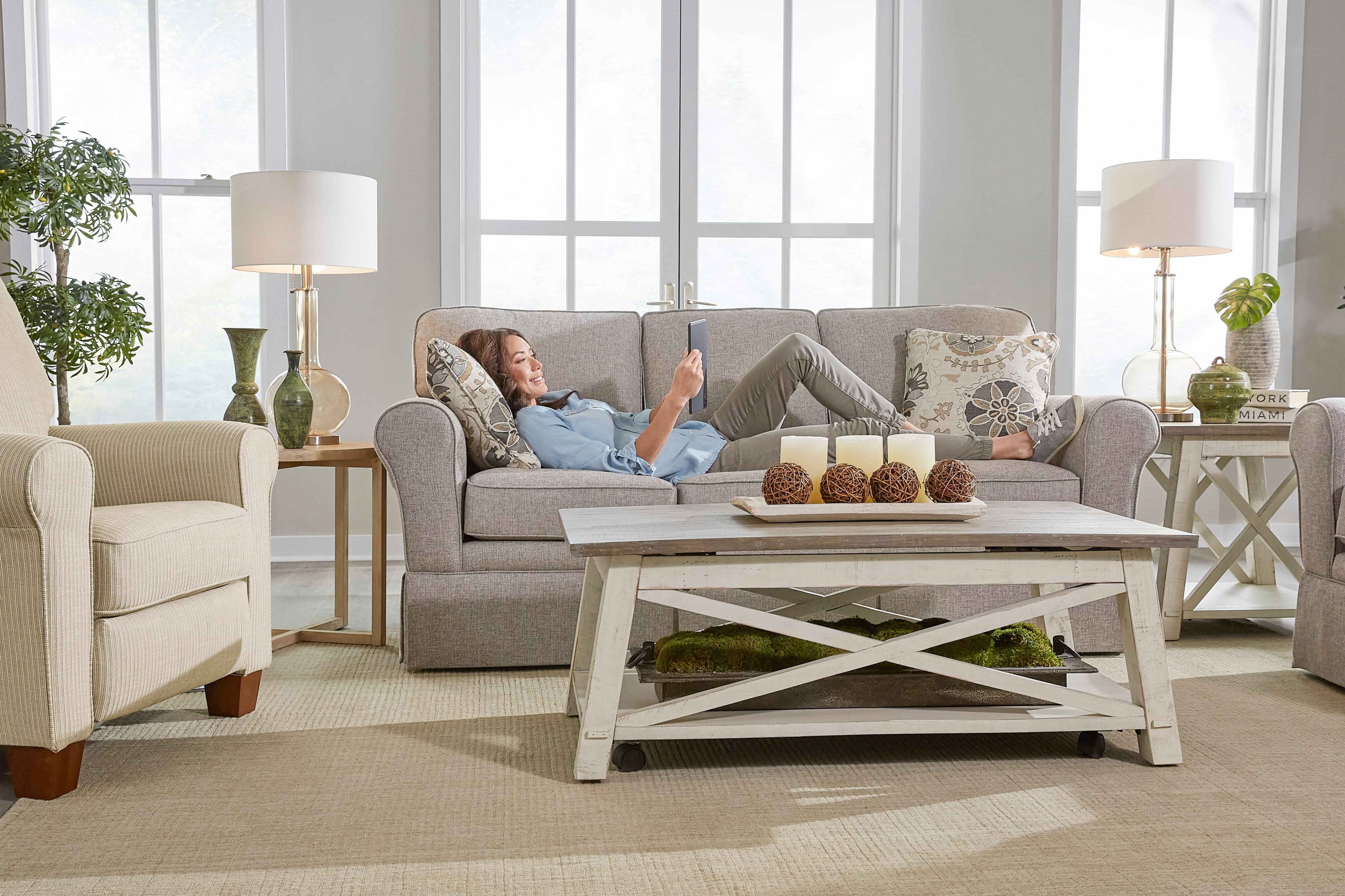 Best Home Furnishings Susanna Sofa