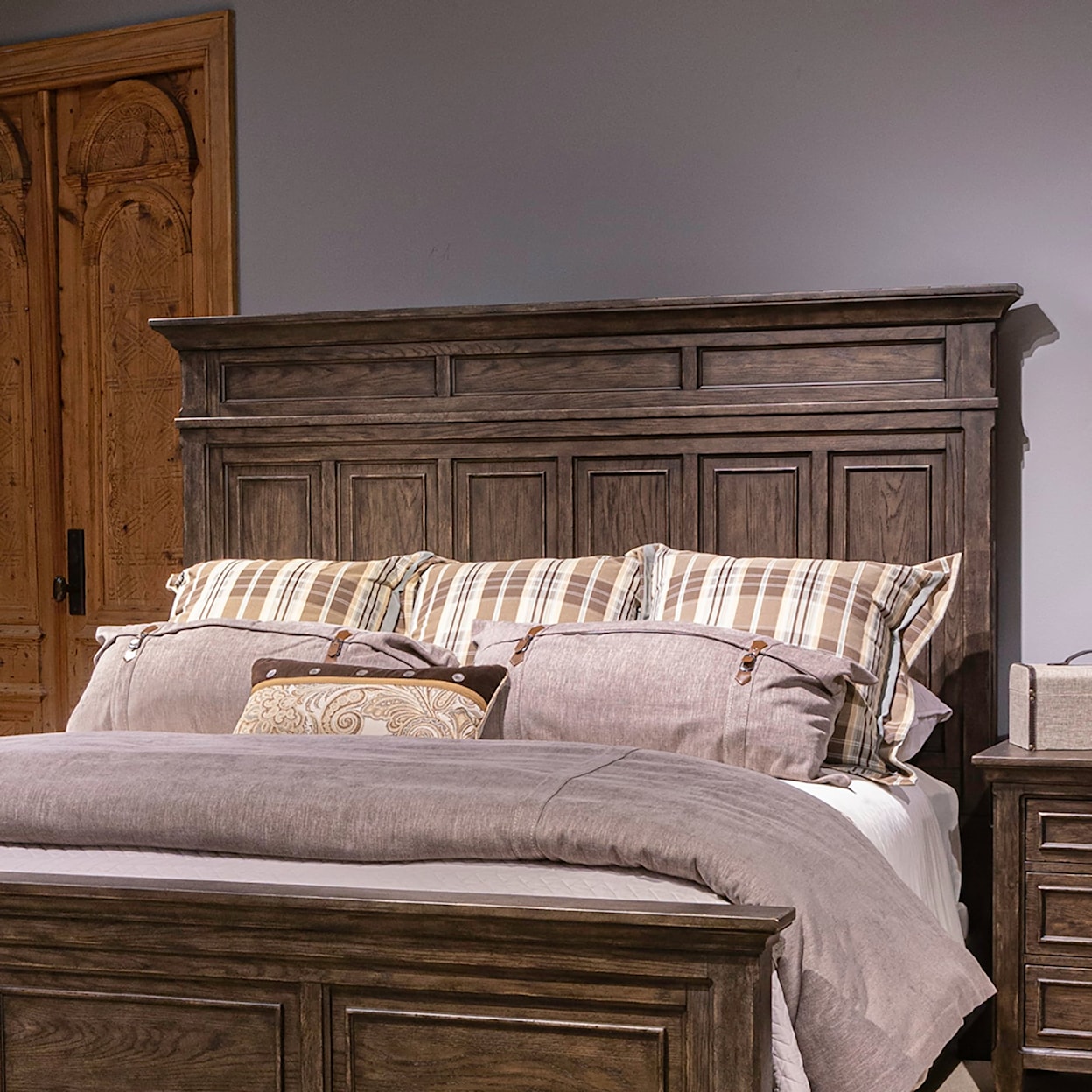 Liberty Furniture Paradise Valley King Panel Bed