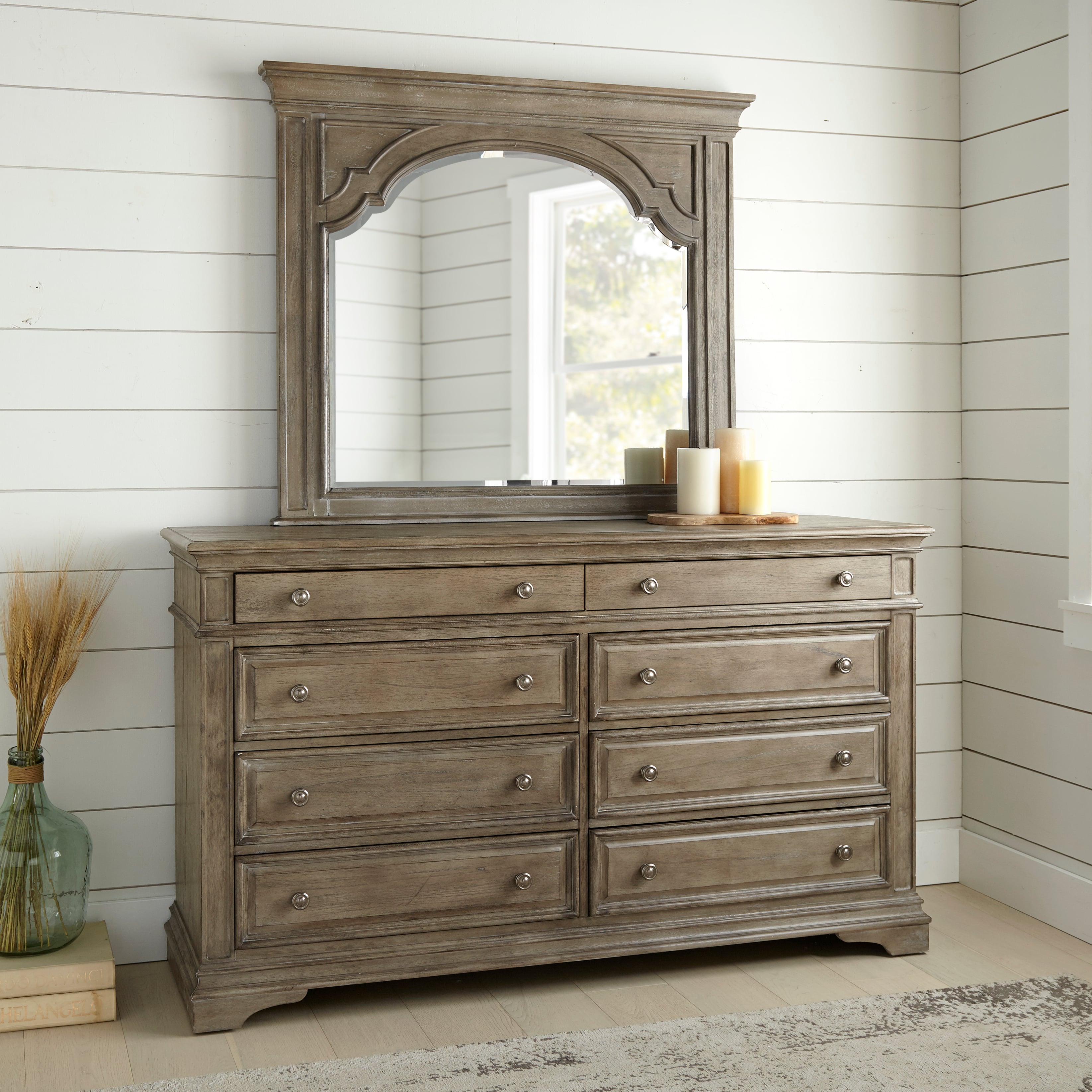 8-Drawer Dresser