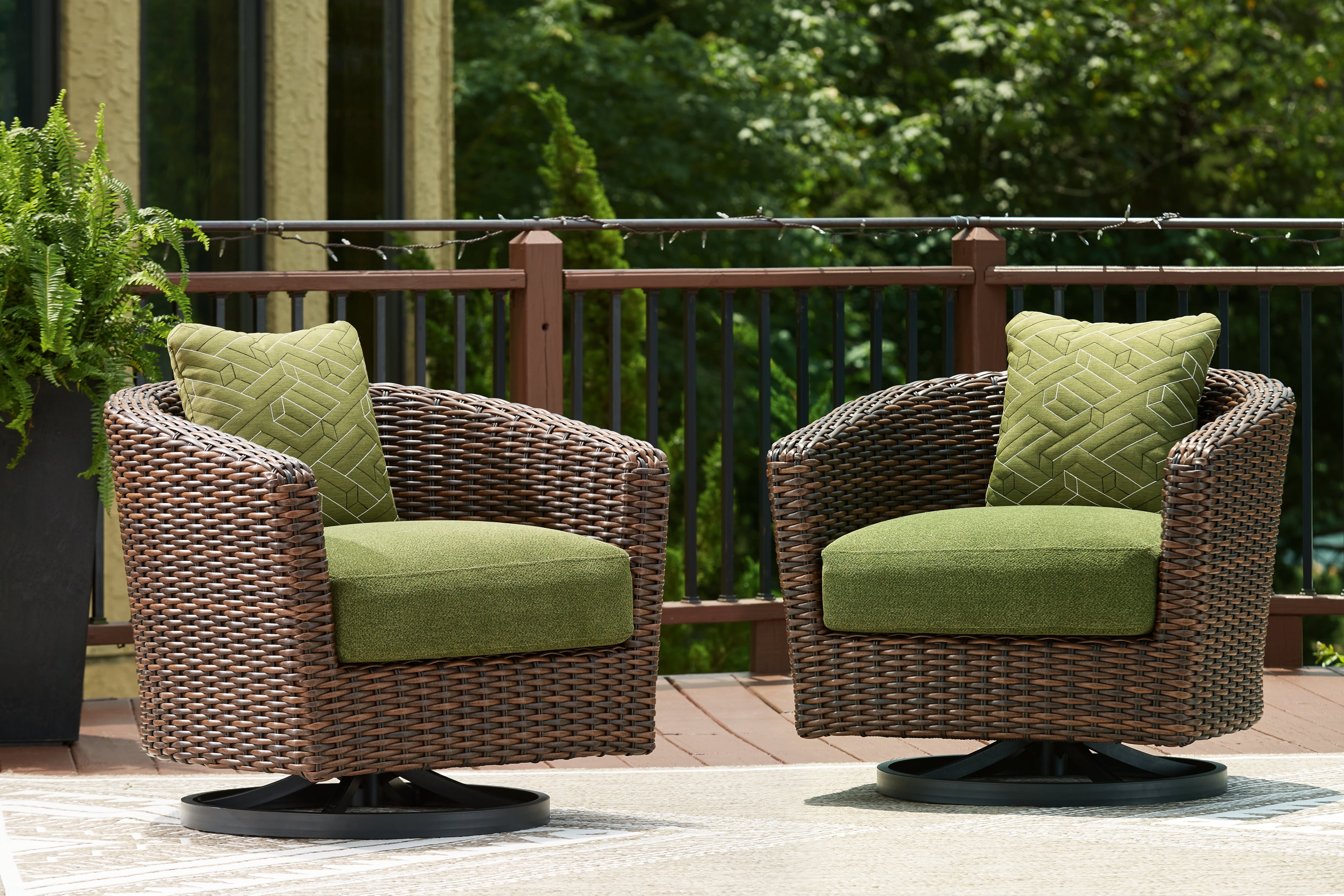 Signature Design by Ashley Horizon Hall Outdoor Swivel Lounge Chair With Cushion