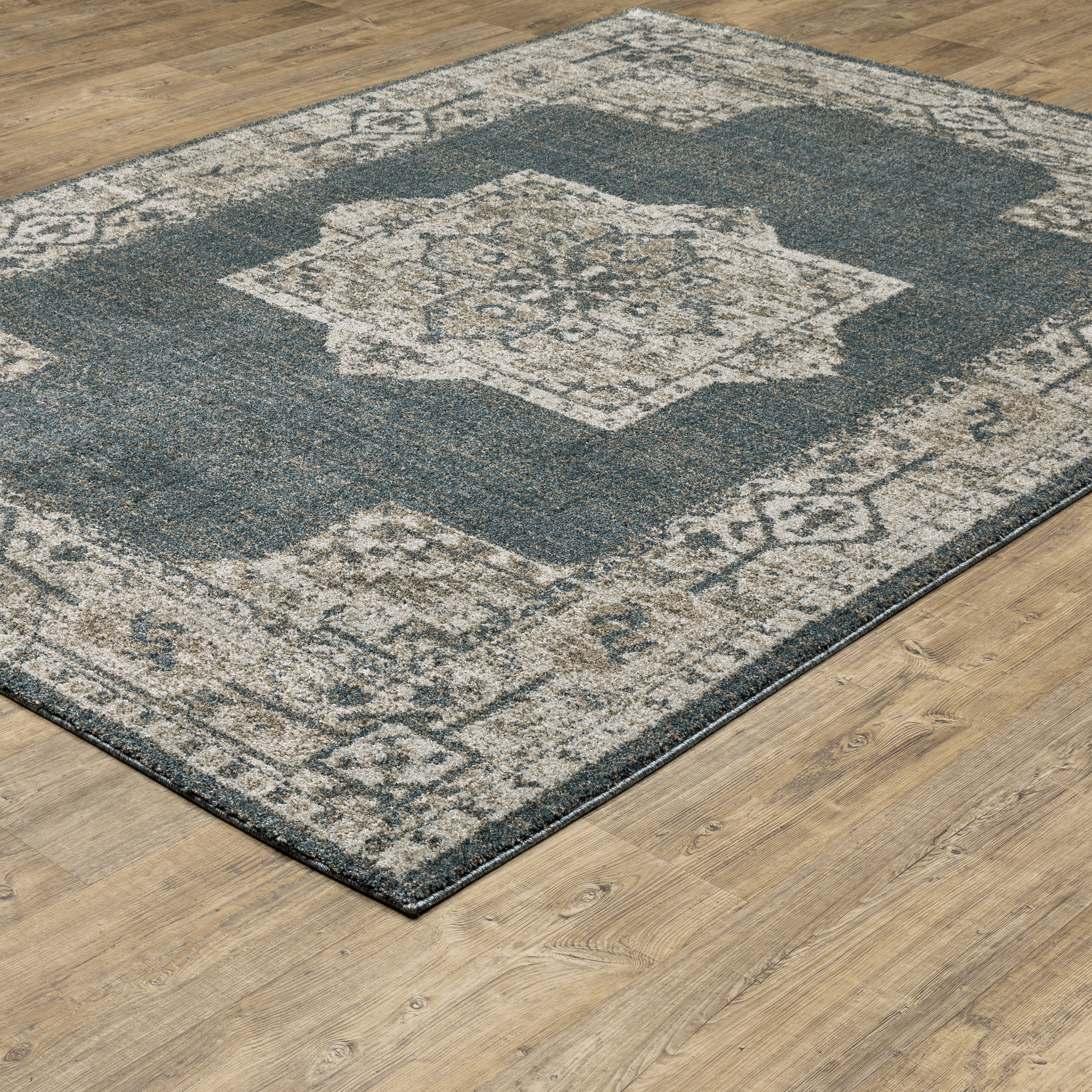 Oriental Weavers Alton 3' 3" X  5'  Rug