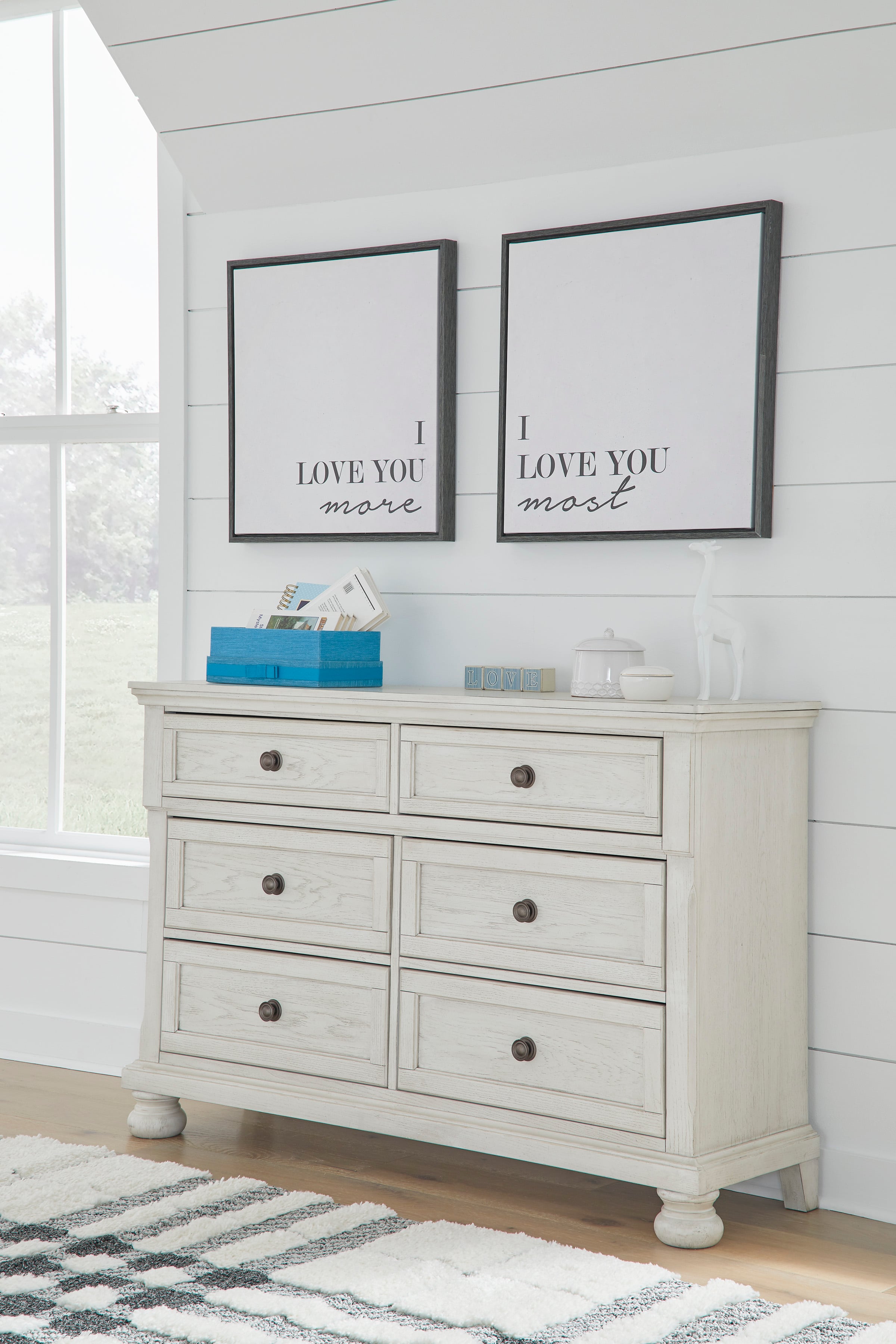Signature Design by Ashley Robbinsdale Dresser