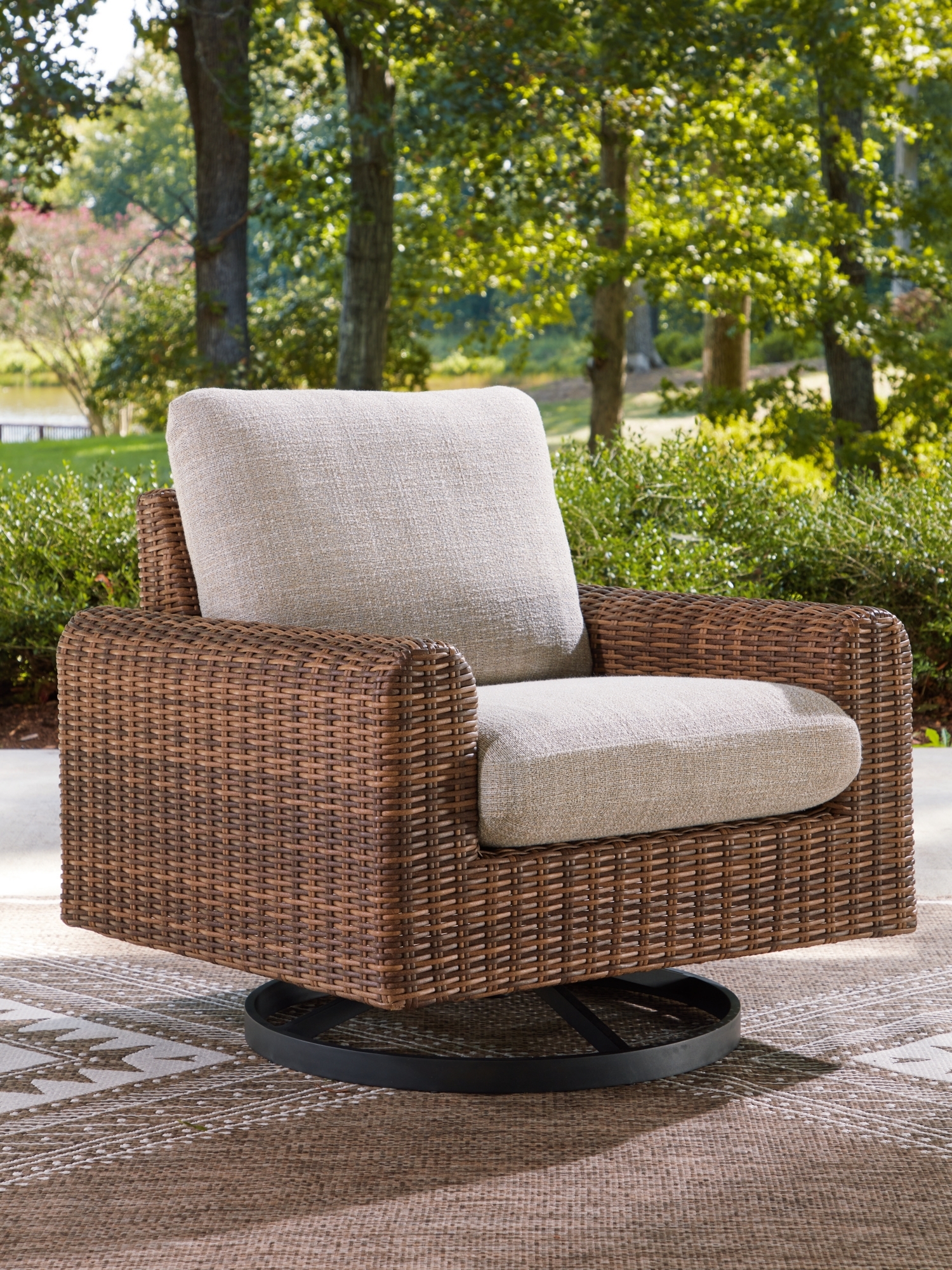 Ashley (Signature Design) Dolan Creek Swivel Lounge W/ Cushion