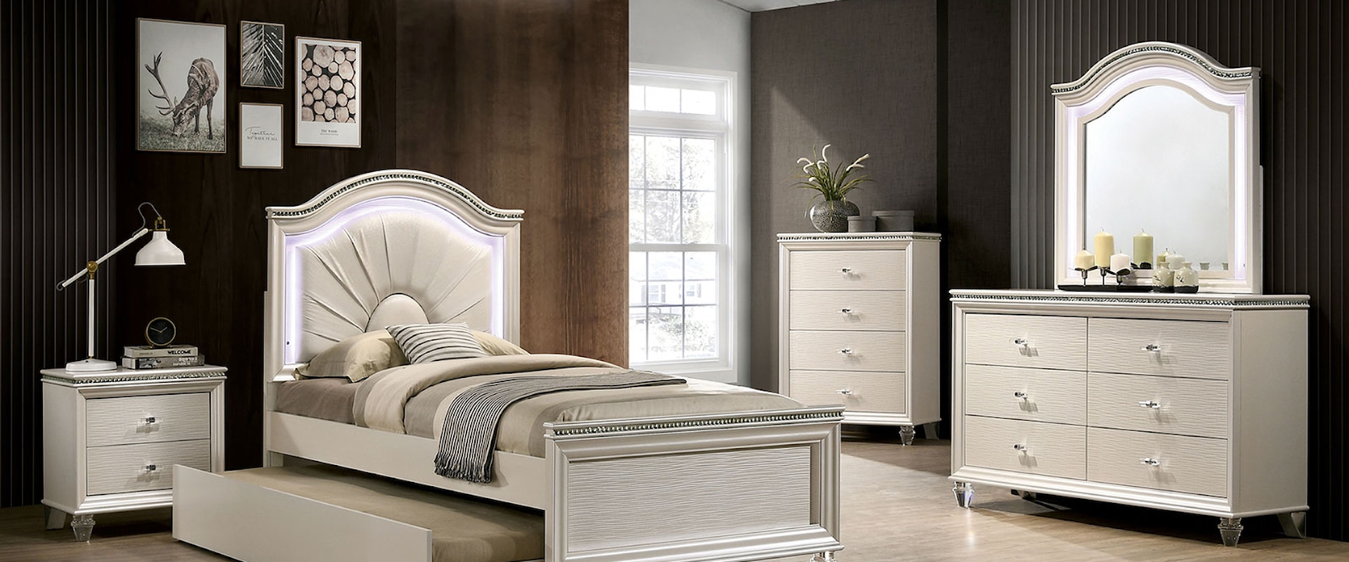 Contemporary Glam 4-Piece Full Bedroom Set with Trundle