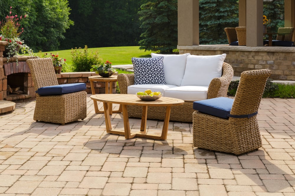 48" Outdoor Cocktail Table w/Sled Base