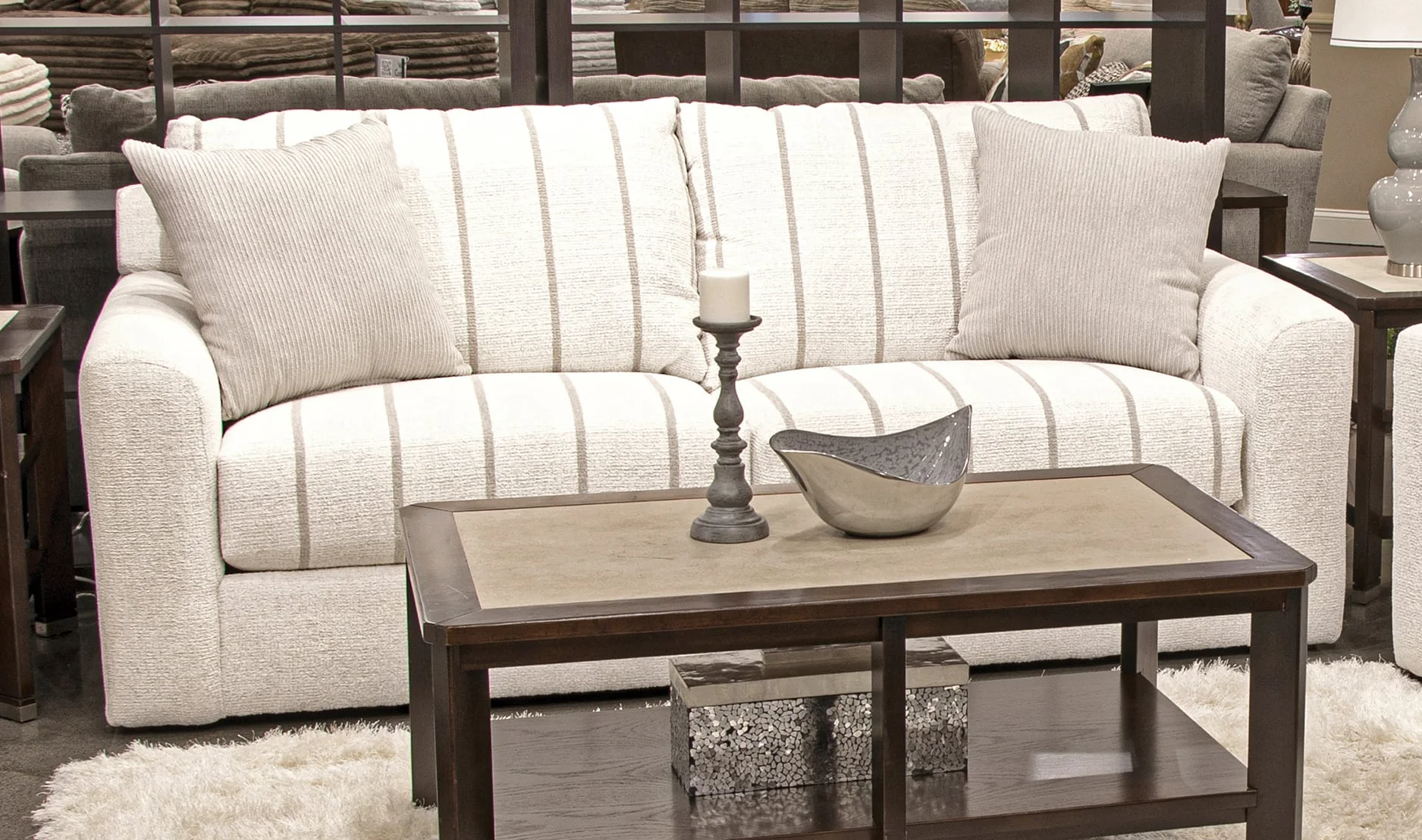 Jackson Furniture Lindsey 228803170301168226 Transitional Sofa with