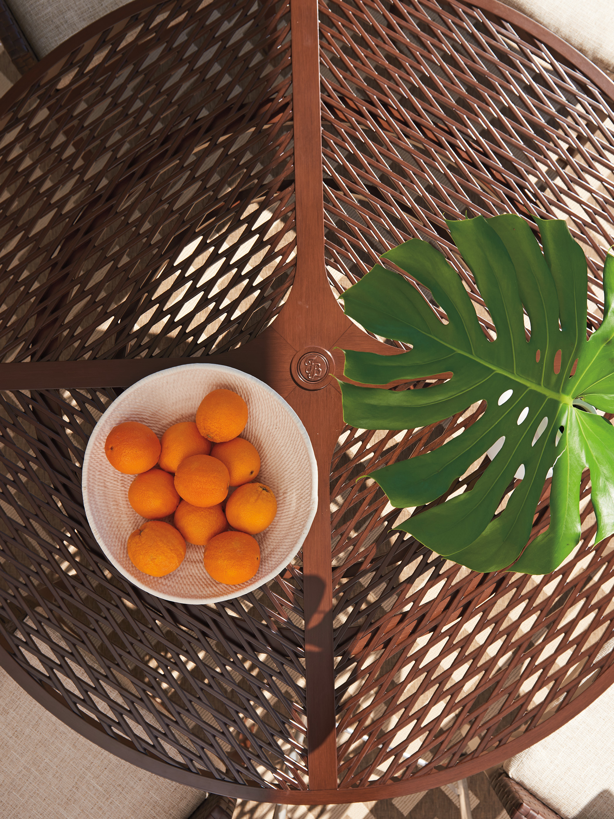 Tommy Bahama Outdoor Living Abaco Round Dining Table