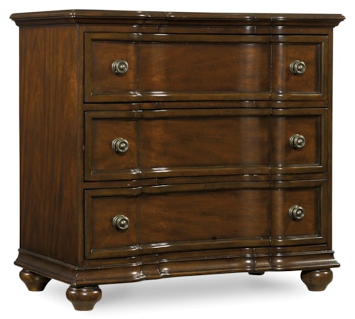 Traditional 3-Drawer Bachelor's Chest with Electric Outlets