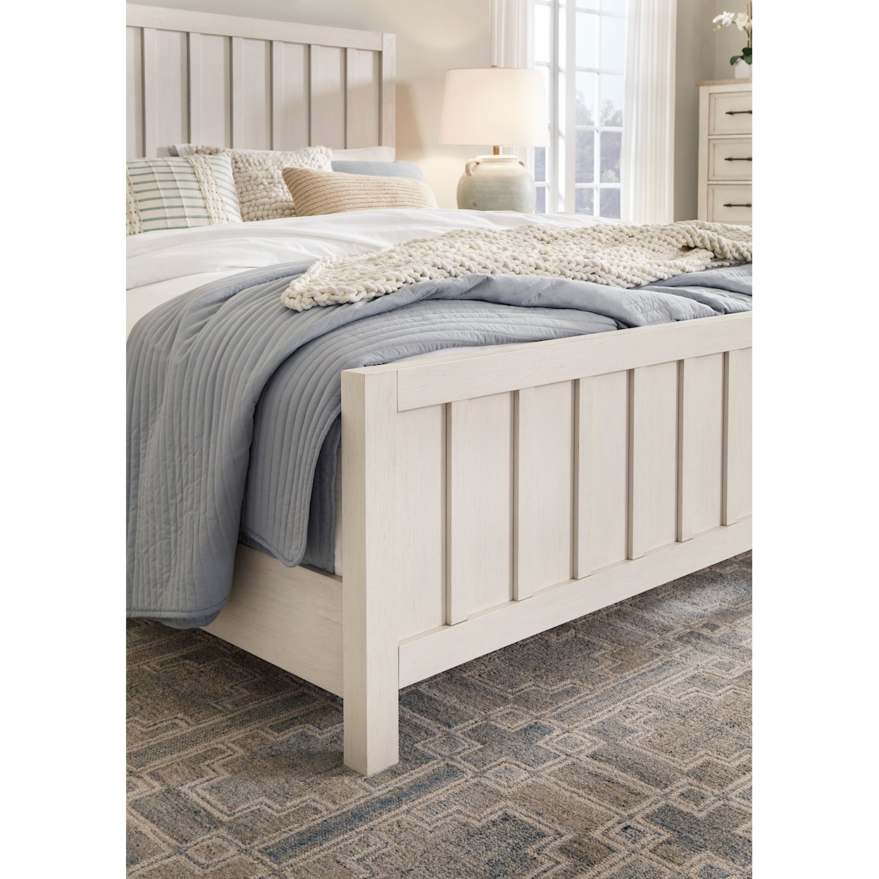 Benchcraft Shaybrock California King Panel Bed