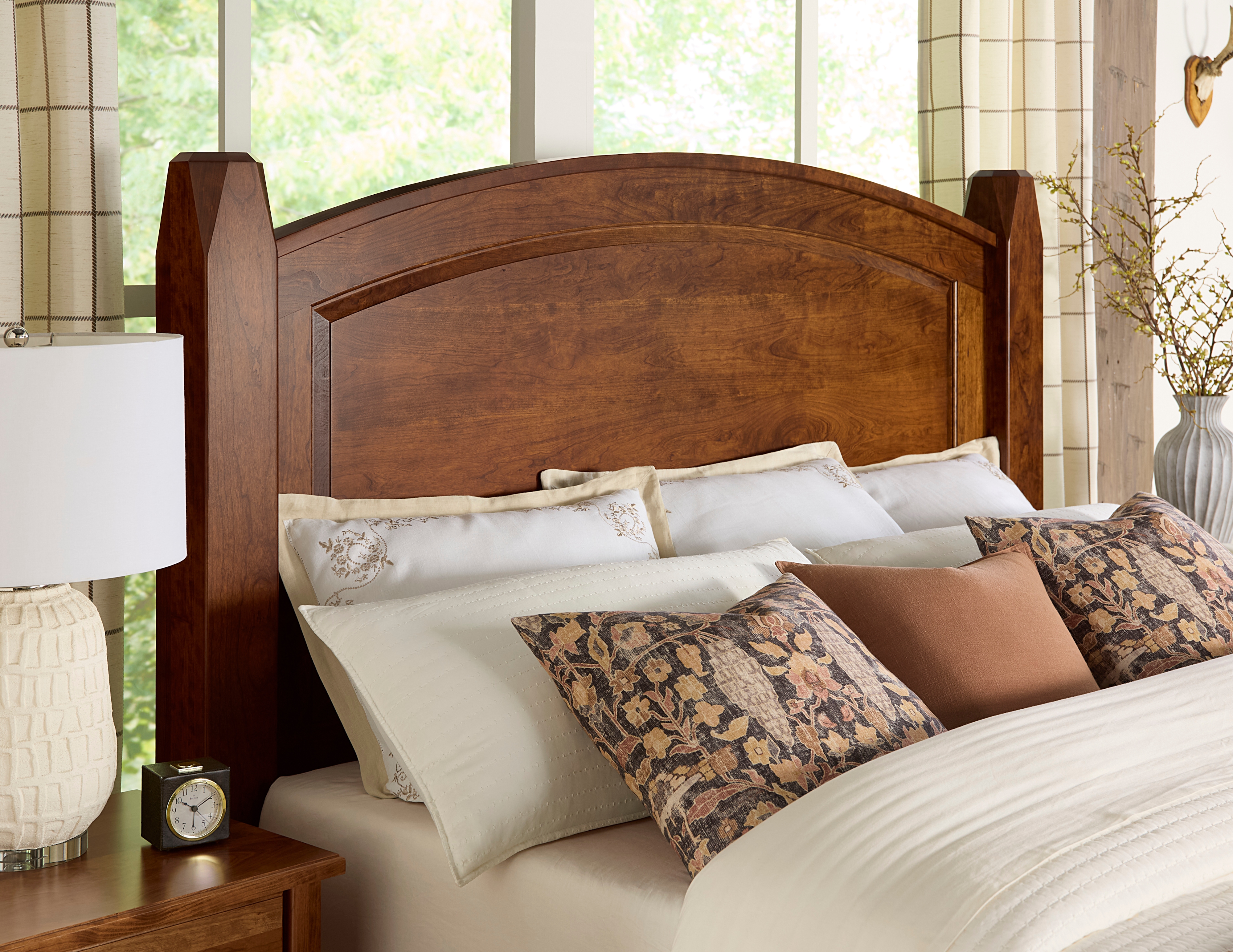 Archbold Furniture Fitzgerald Queen Signature Post Bed