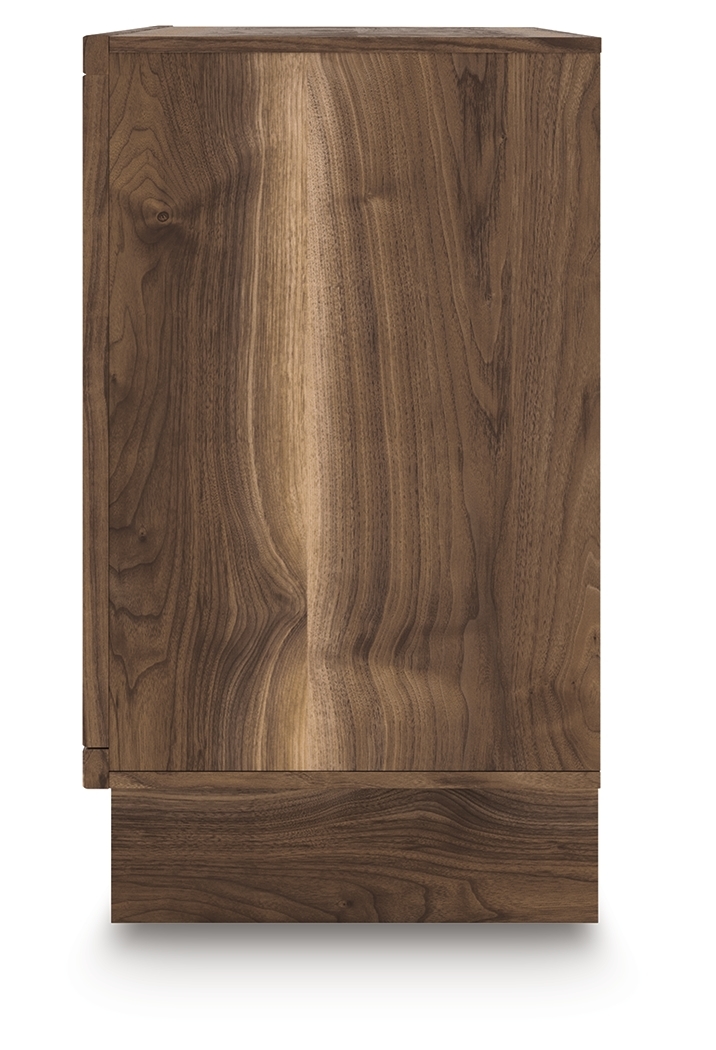 Signature Design by Ashley Chirason Six Drawer Dresser