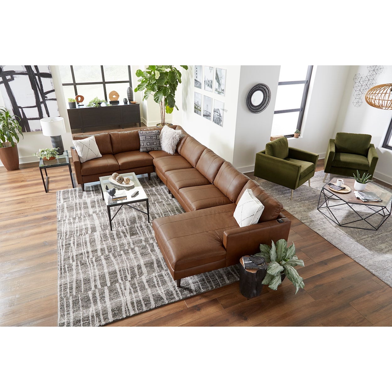 Best Home Furnishings Trafton Leather 6-Seat Sectional Sofa w/ Chaise