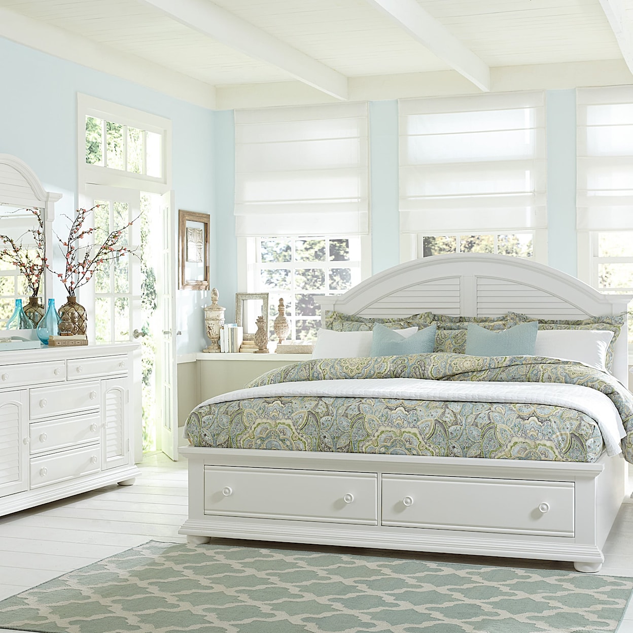 Libby Summer House 4-Piece King Bedroom Group