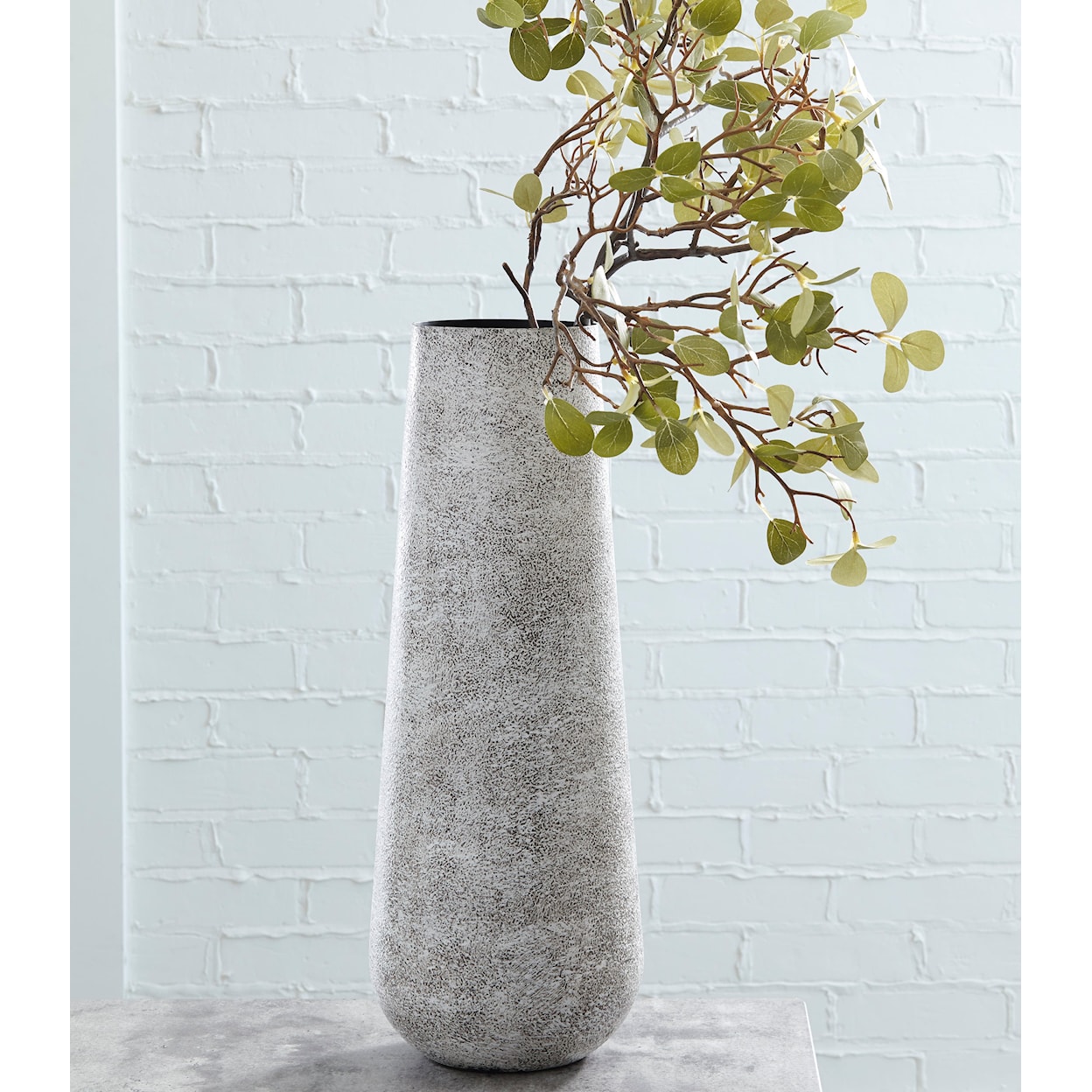Ashley Furniture Signature Design Accents Fynn Vase