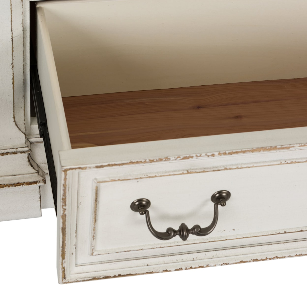 Libby Abbey Park 7-Drawer Dresser