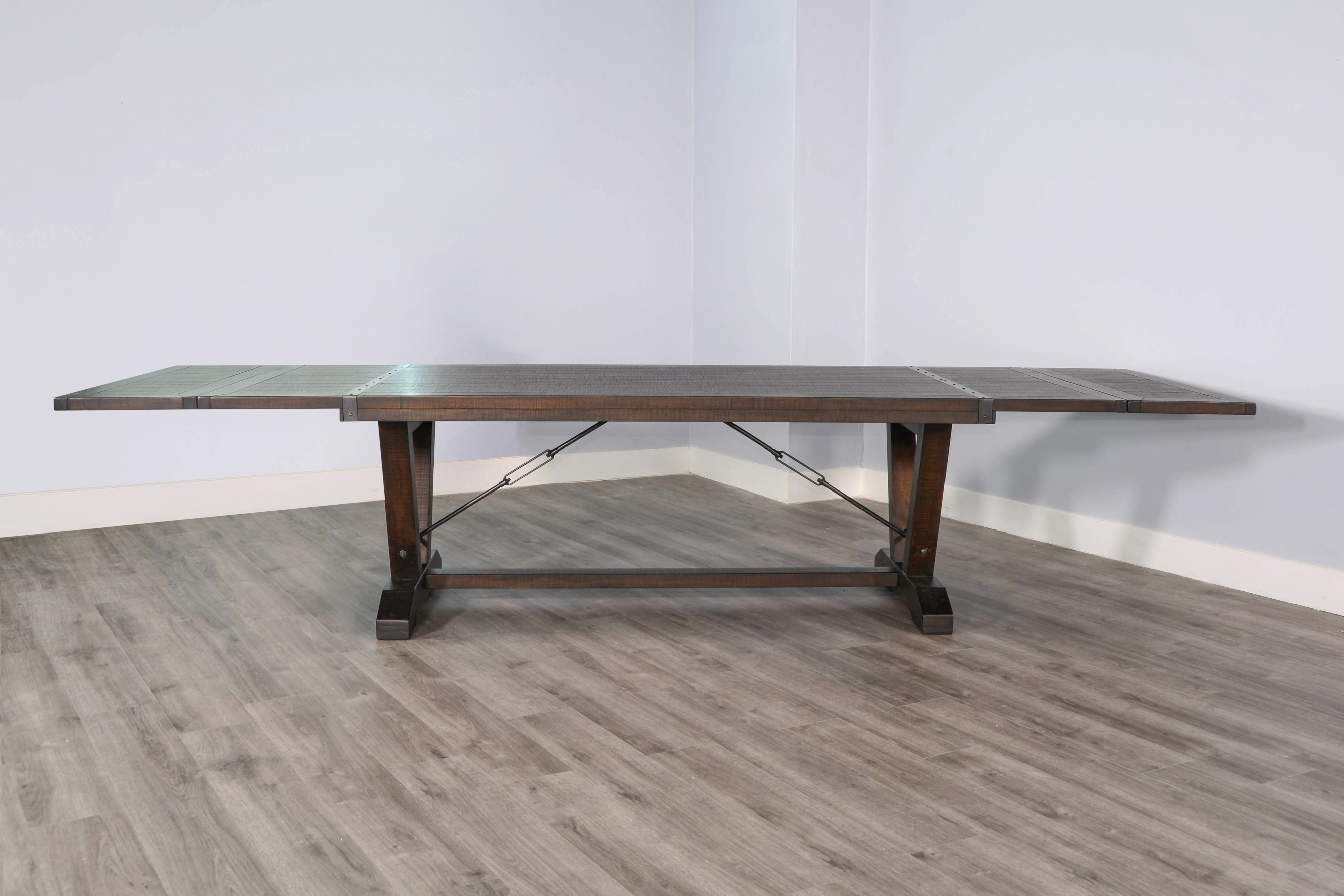Ext. Table w/ Folding Leaves