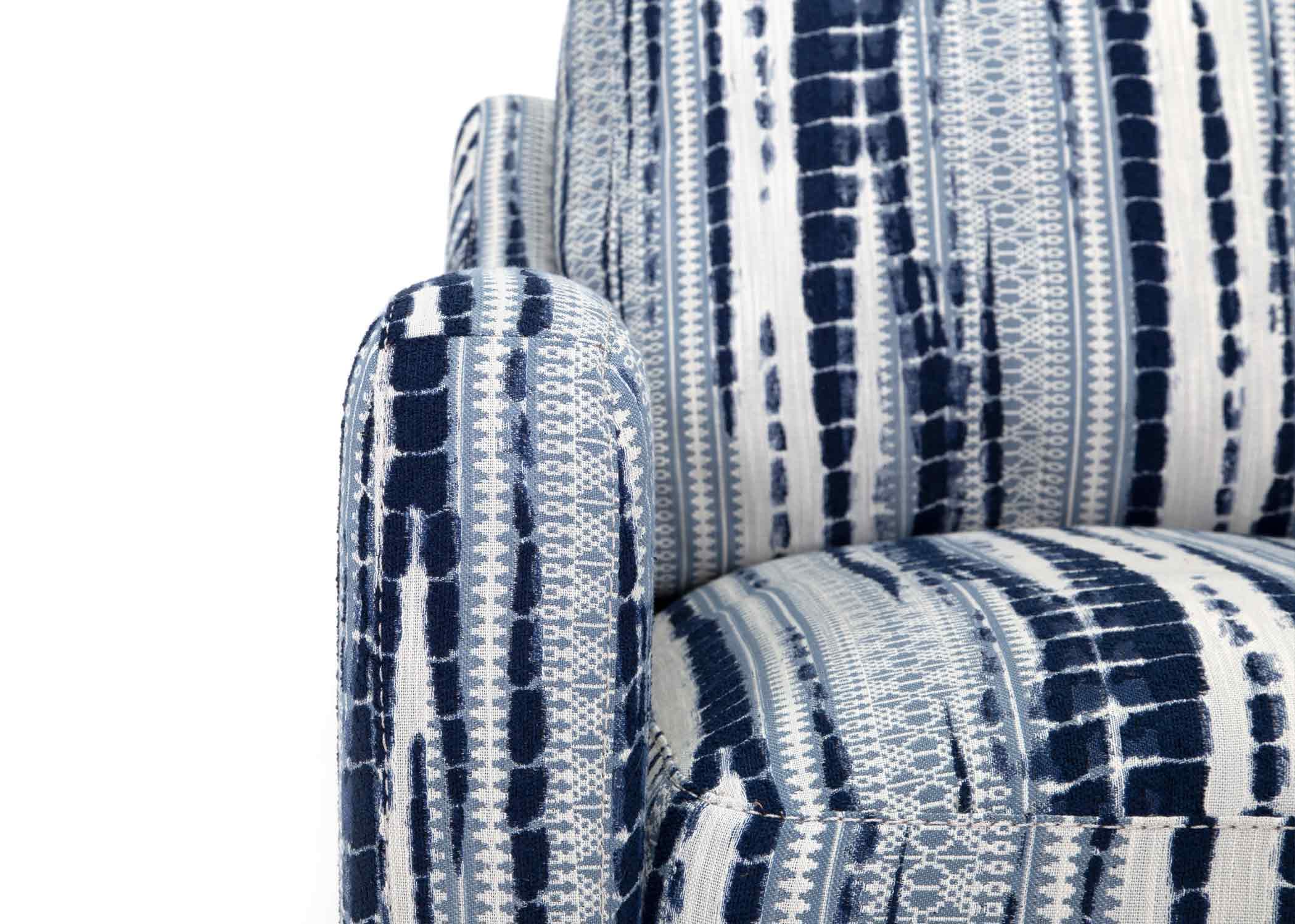 Franklin 903 Hollyn Swivel Accent Chair