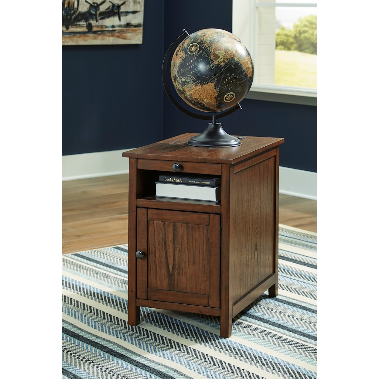 Signature Design by Ashley Furniture Treytown Chairside End Table