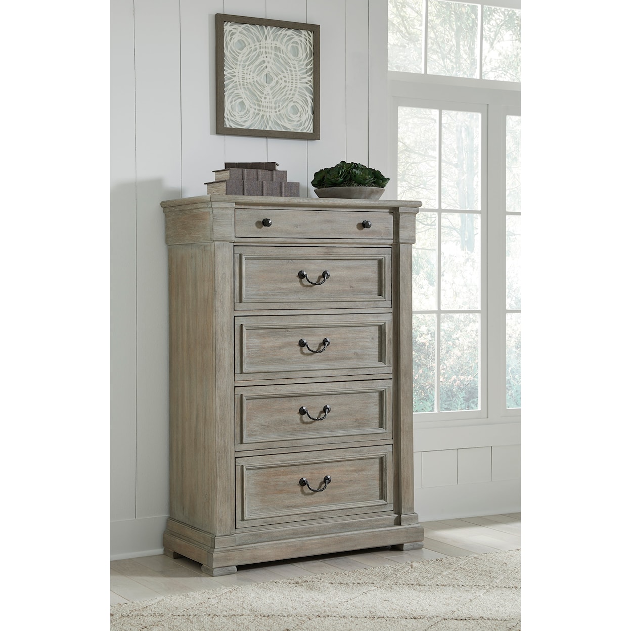 Signature Moreshire Chest of Drawers