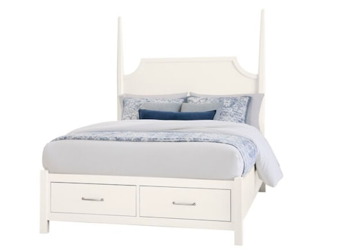 Transitional Queen Pencil Poster Bed with Footboard Storage