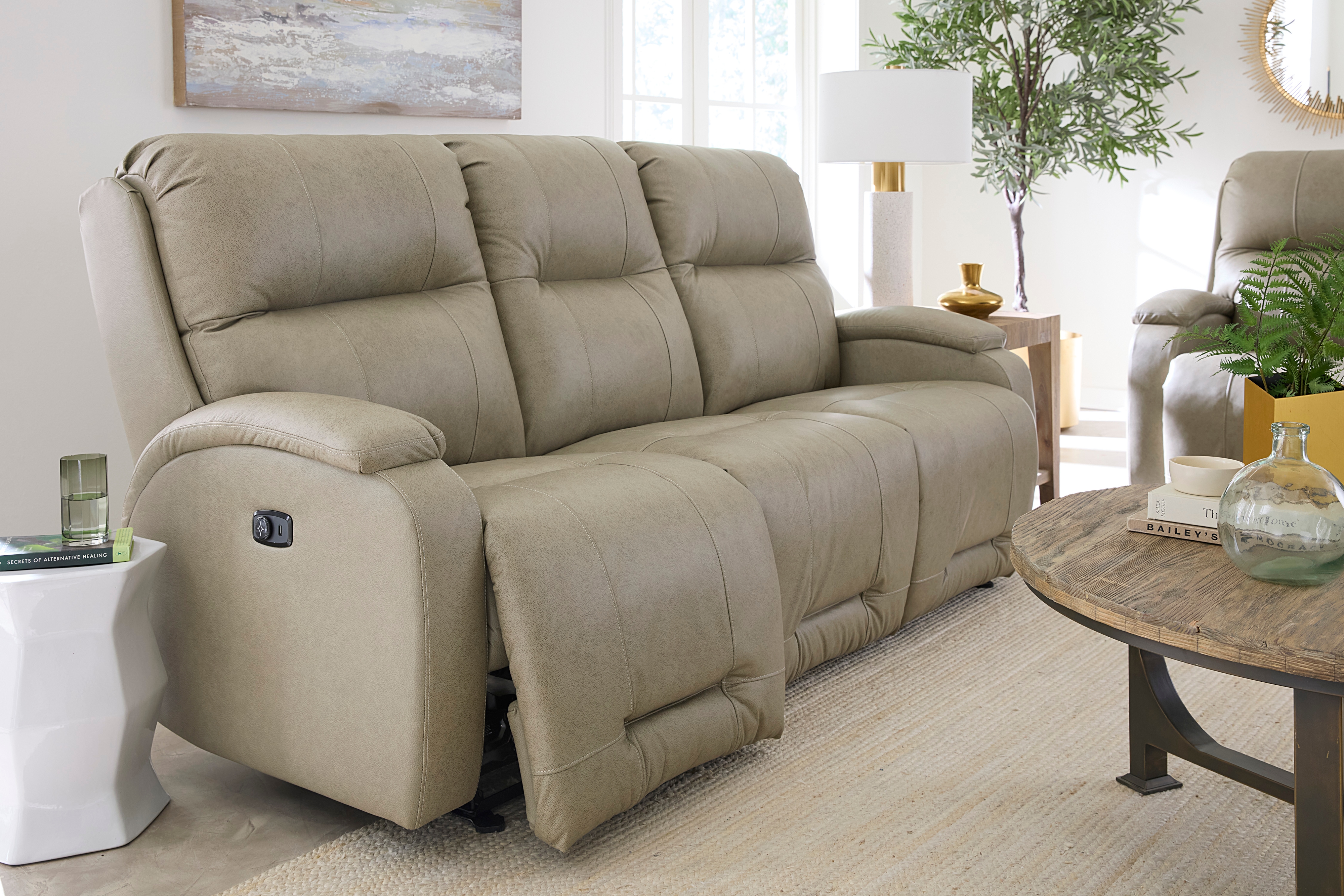 Best Home Furnishings Maverly Power Reclining Space Saver Sofa