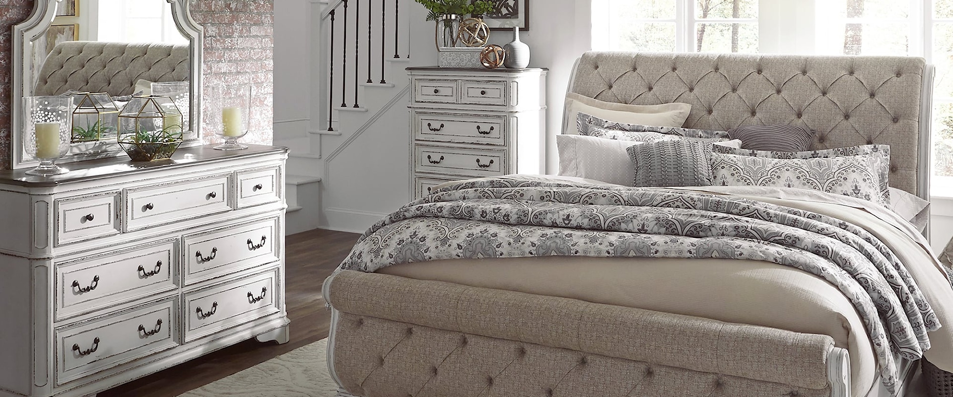 Relaxed Vintage 4-Piece King Bedroom Group