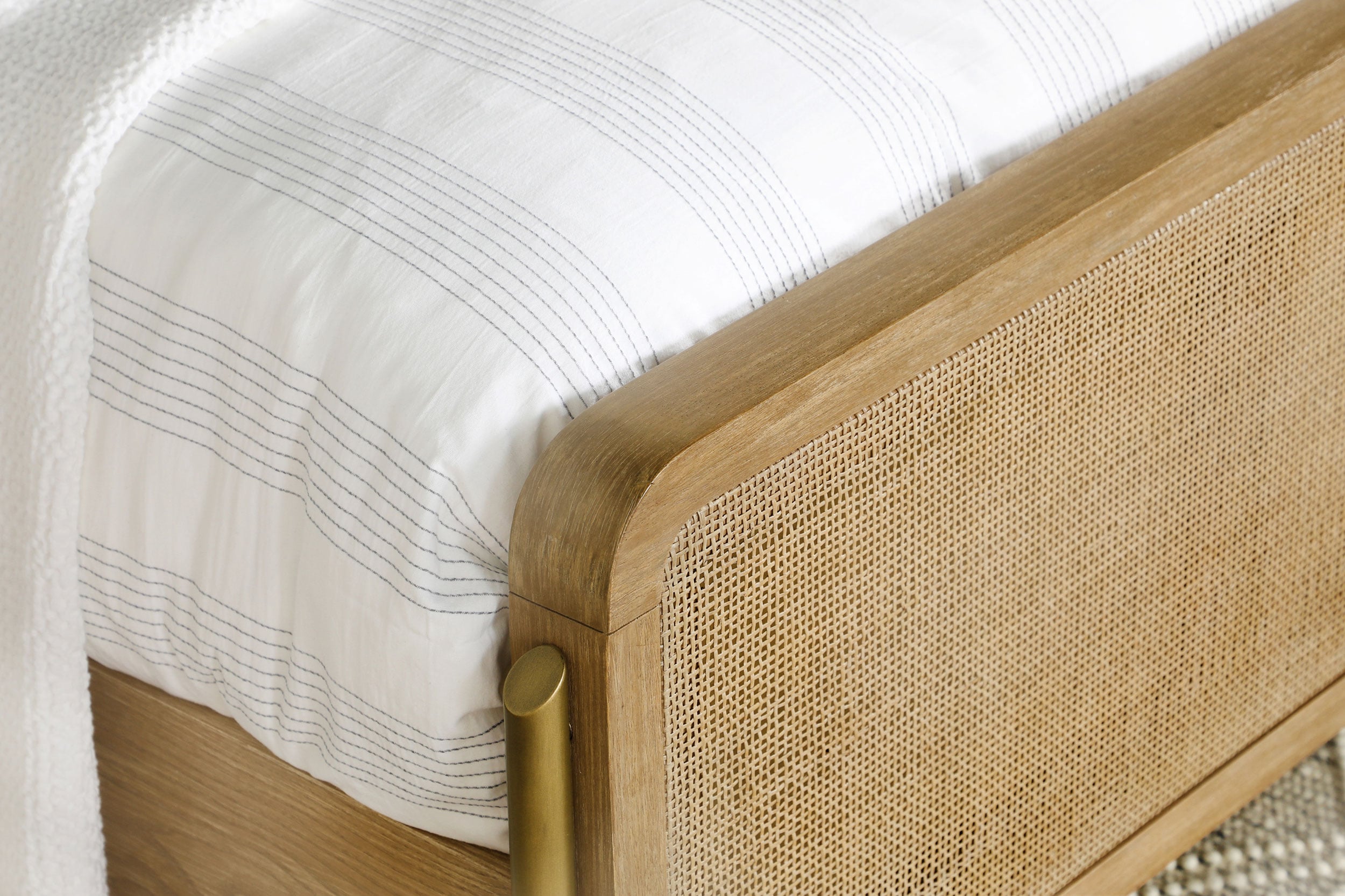 Coaster Arini Rattan King Panel Bed