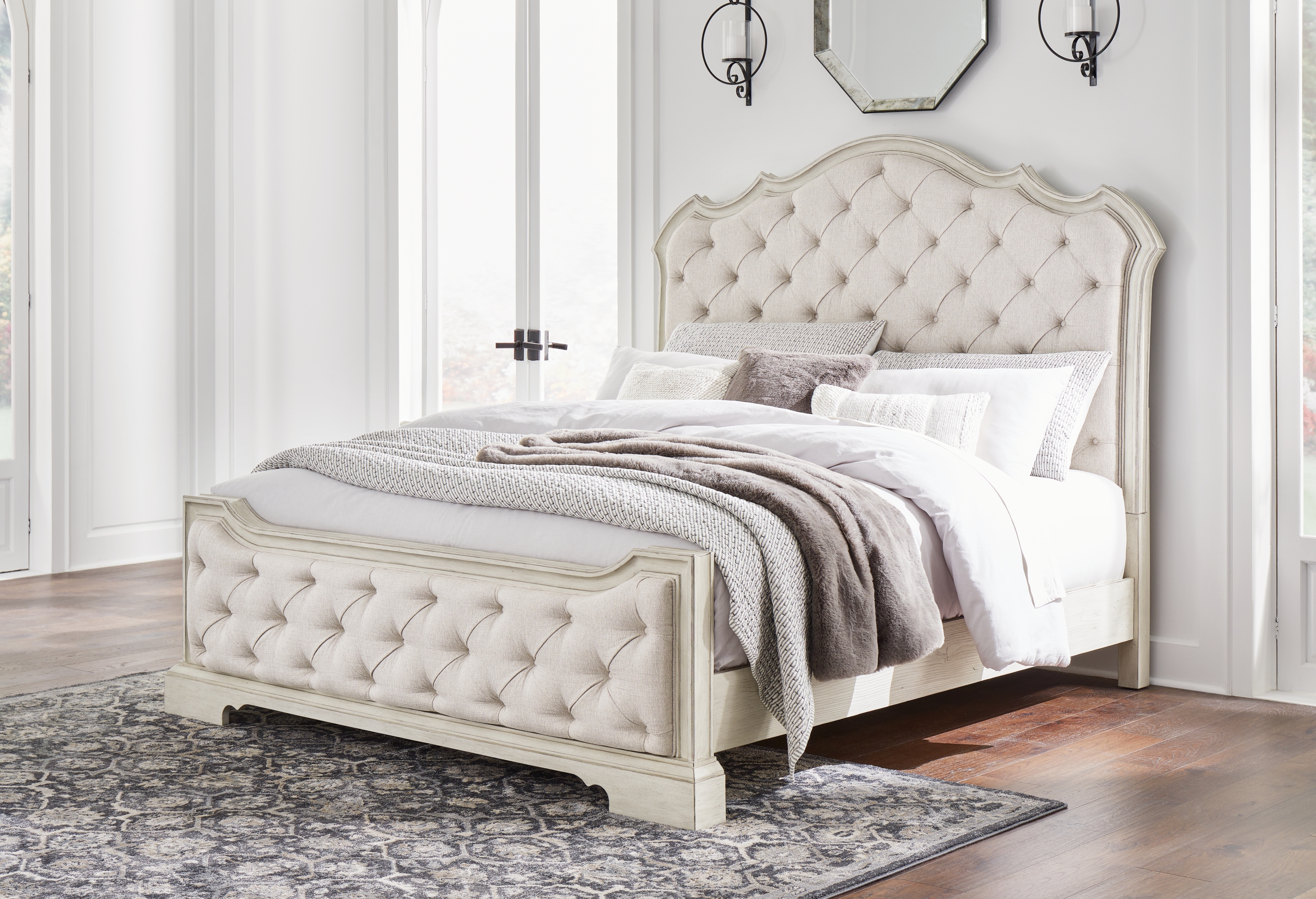 Signature Design by Ashley Arlendyne California King Bed