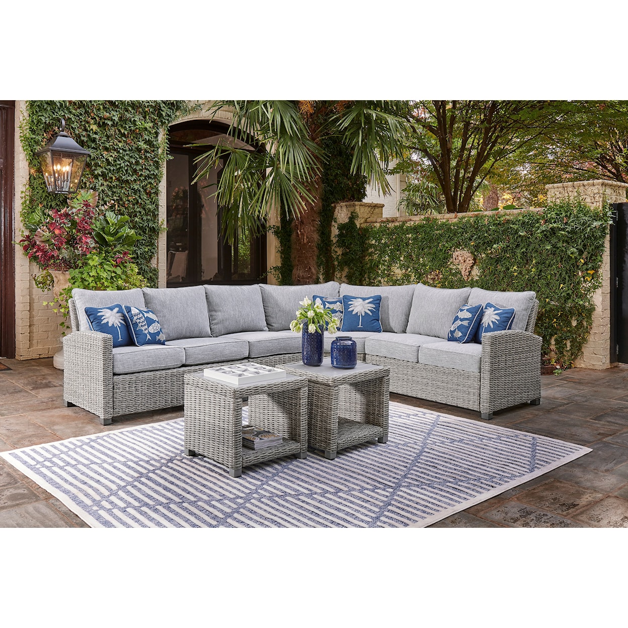 Signature Naples Beach Outdoor Set