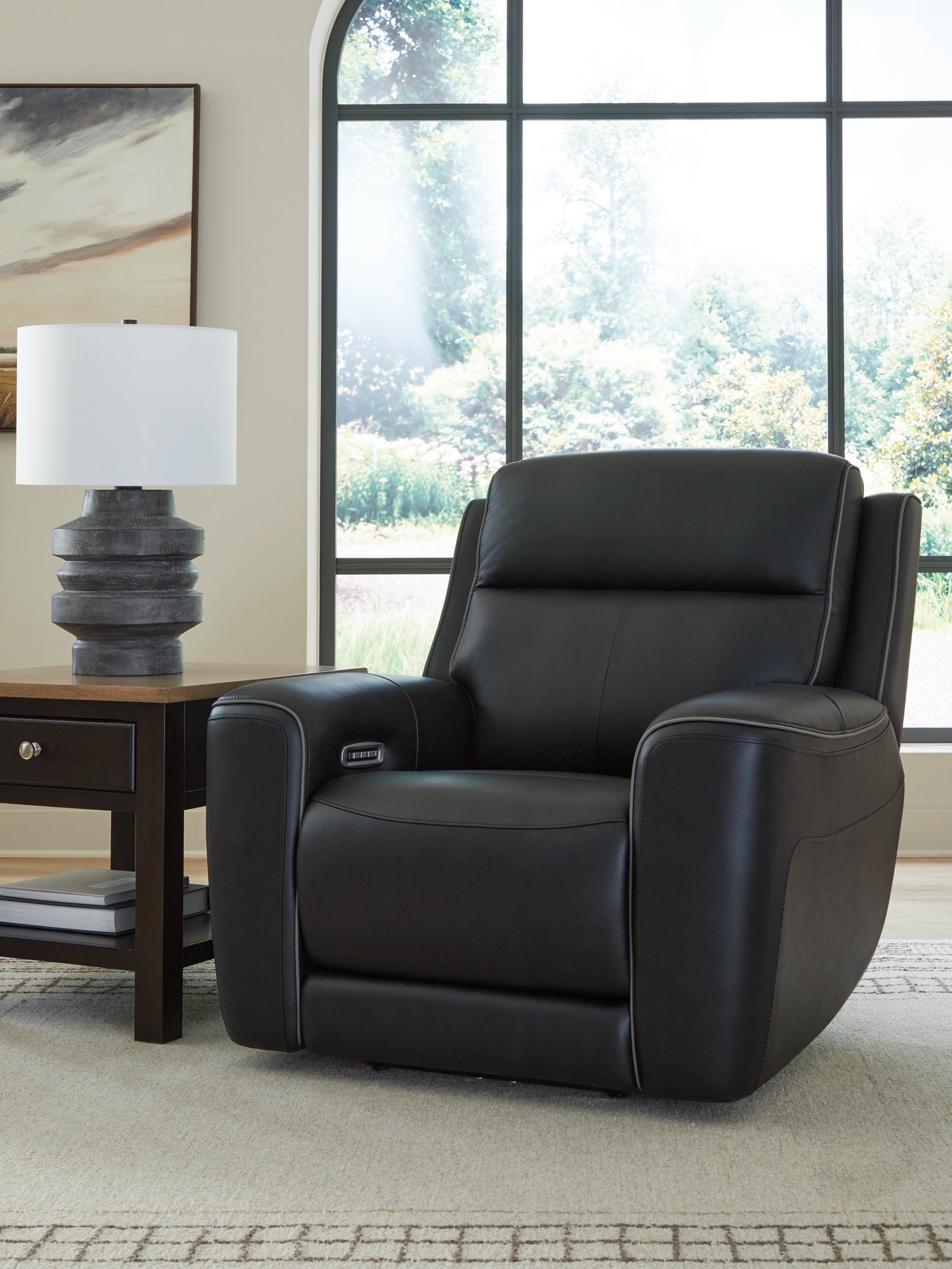 Pwr Recliner/Adj Headrest