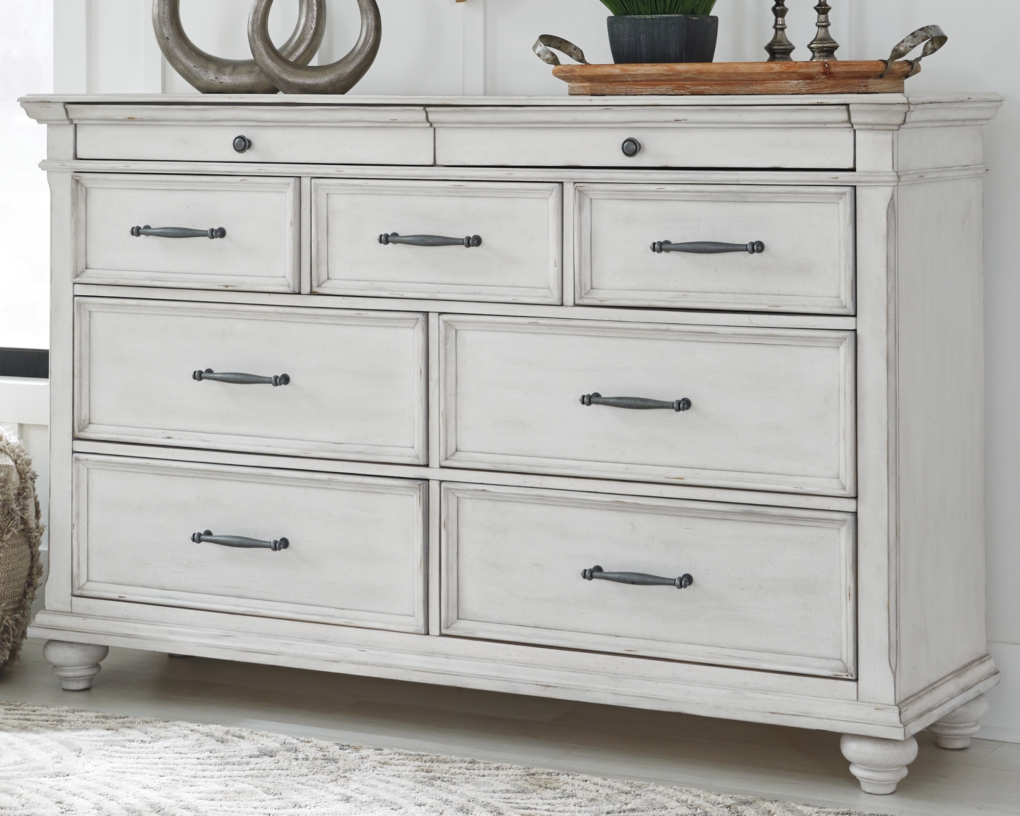 Ashley Kanwyn Queen Bedroom Set