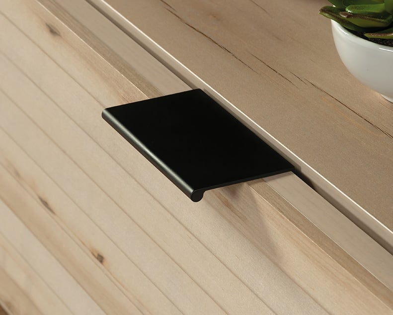 Sauder HARVEY PARK Harvey Park Entertainment Credenza