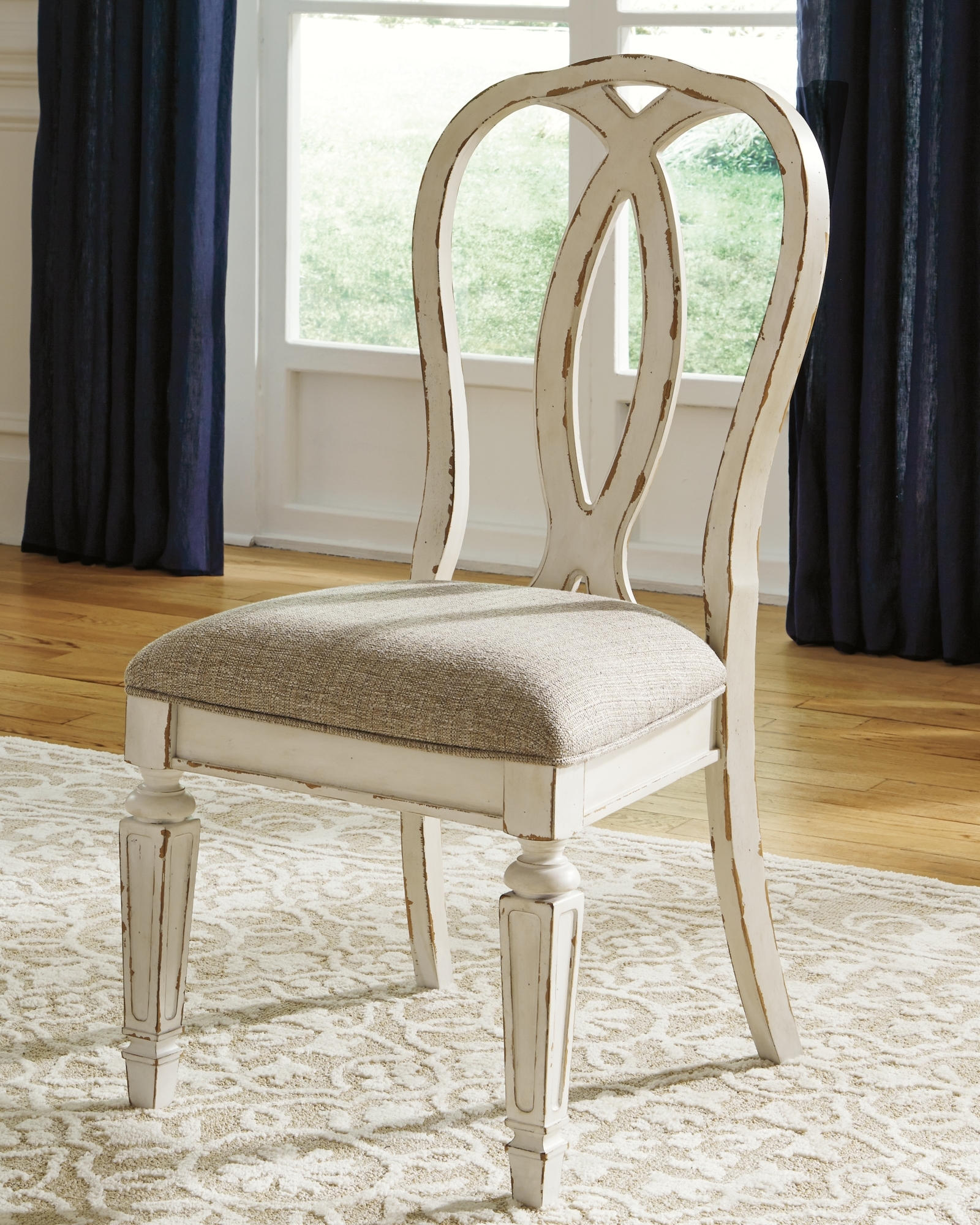 Signature Design by Ashley Realyn Dining Uph Side Chair