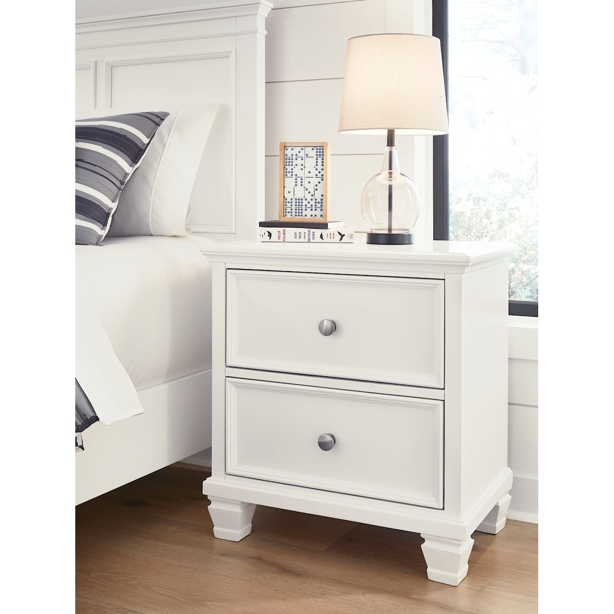 Michael Alan Select Fortman 2-Drawer Nightstand