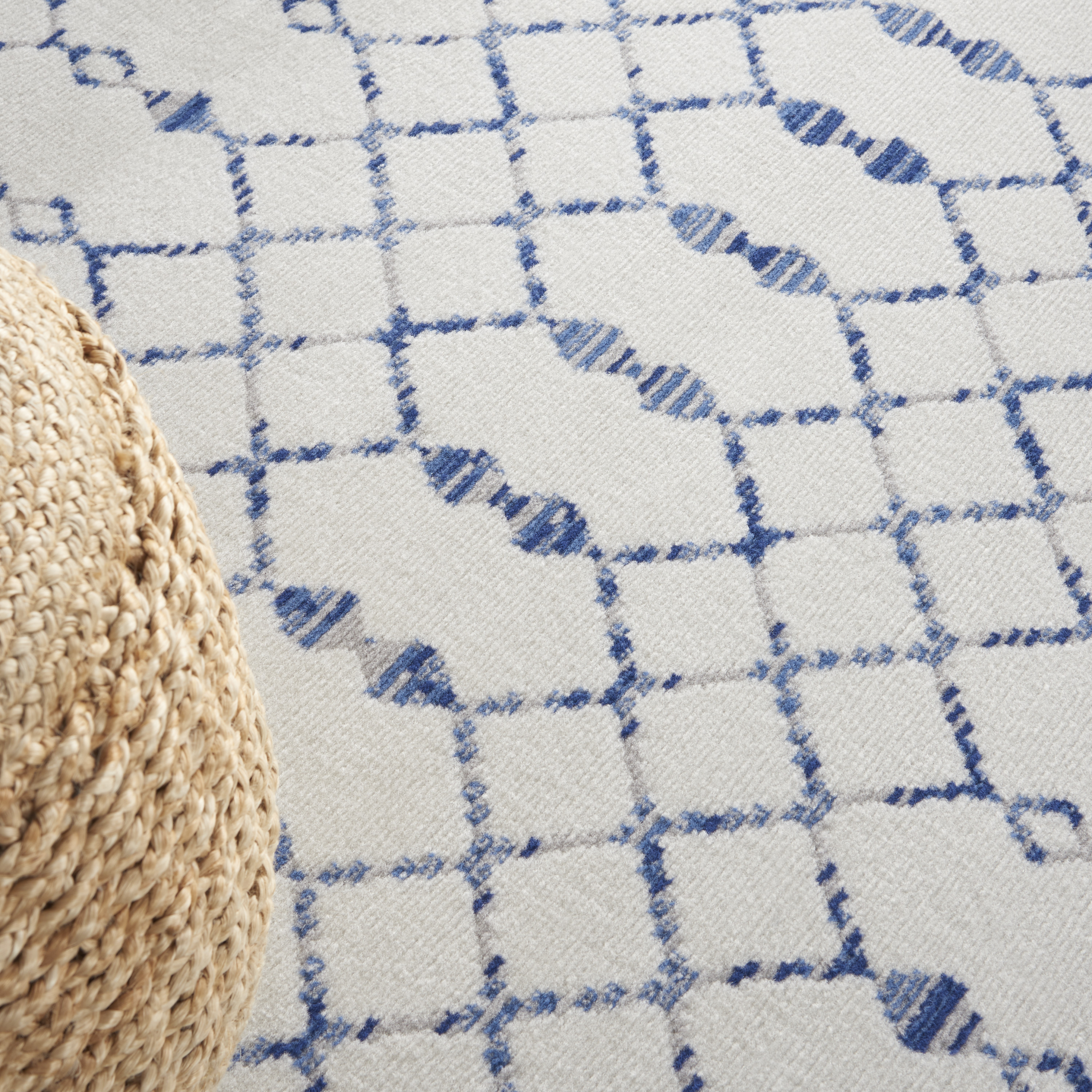 Nourison Whimsicle 5' Round  Rug