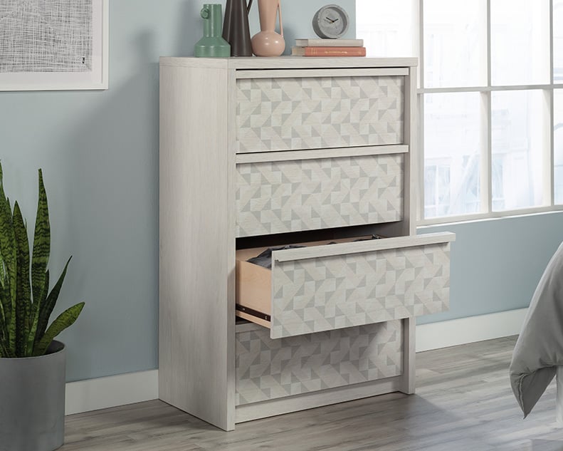 Sauder HARVEY PARK Harvey Park 4-Drawer Chest