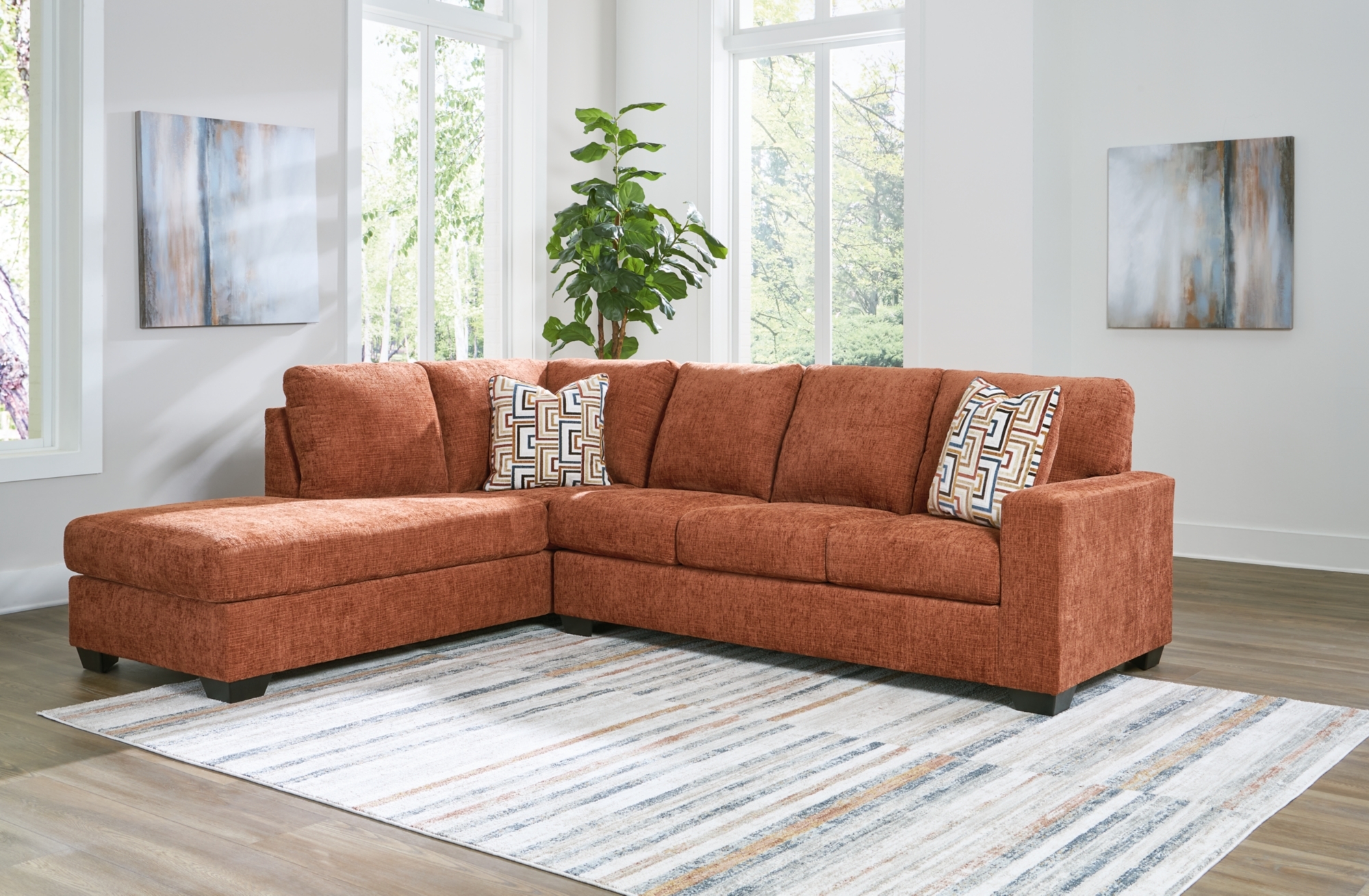 Signature Design by Ashley Aviemore 2-Piece Sectional With Chaise