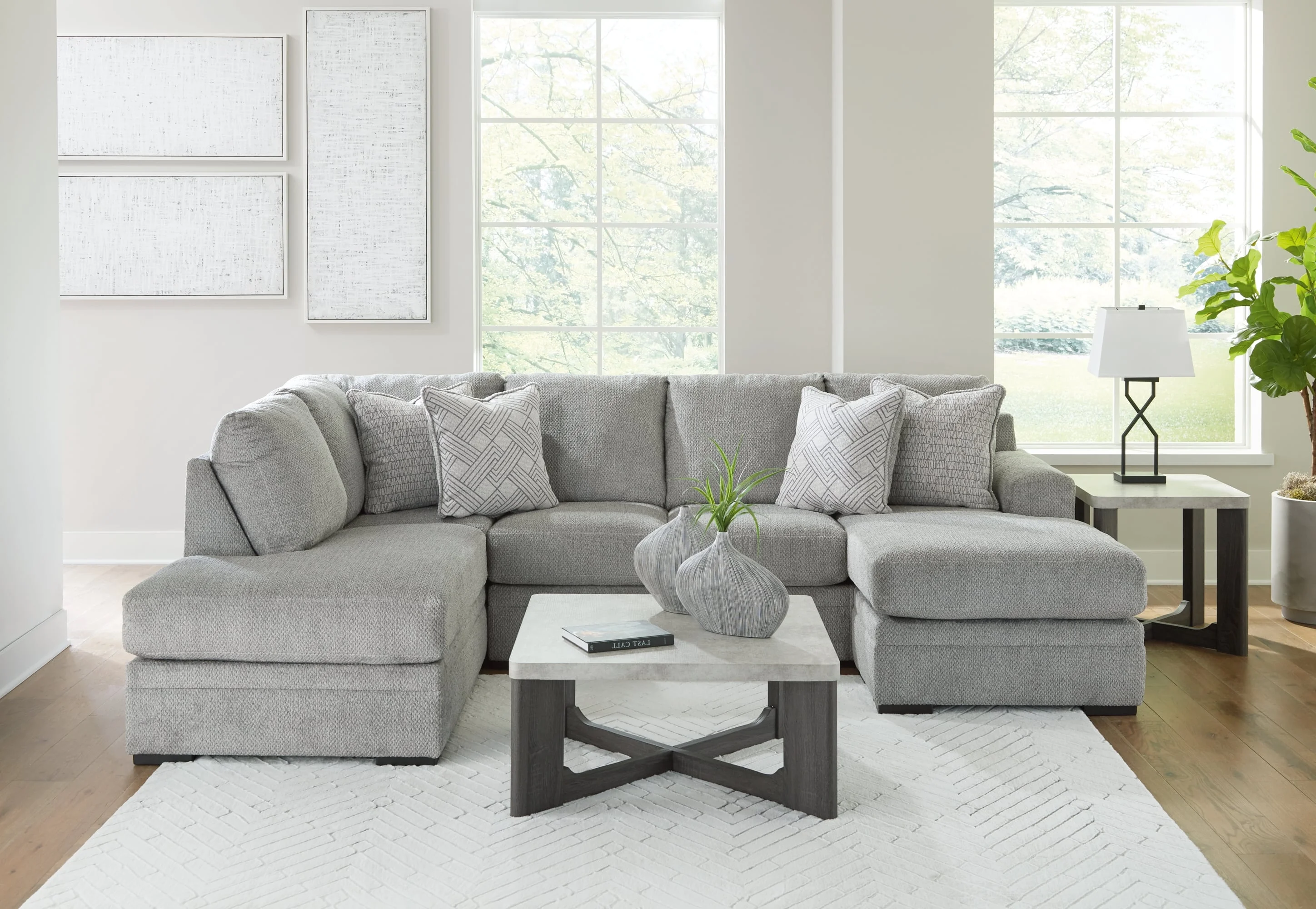 Signature Connie 52906S2 2-Piece Sectional with Chaise