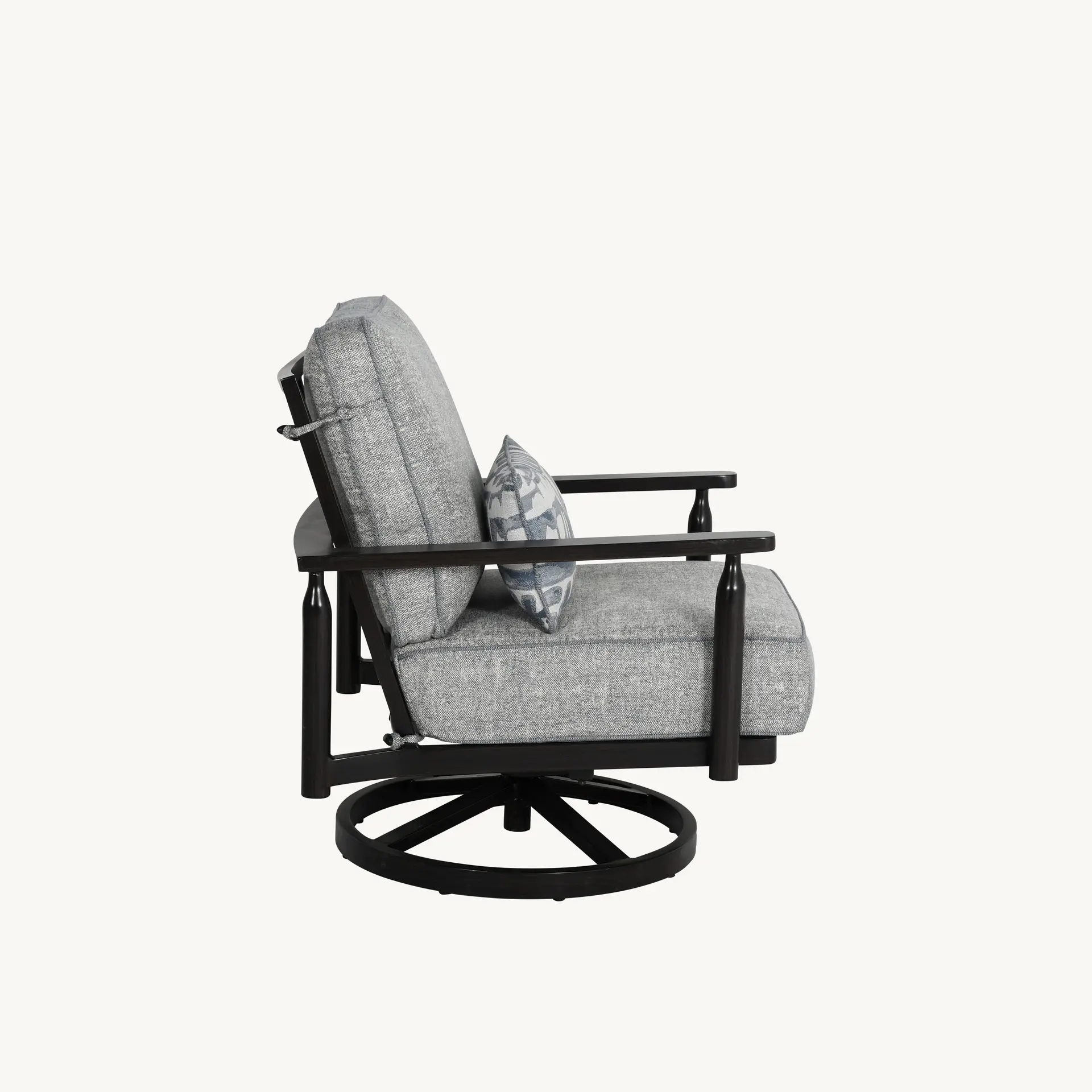 Cushioned Action Lounge Chair w/Acc. Pillow