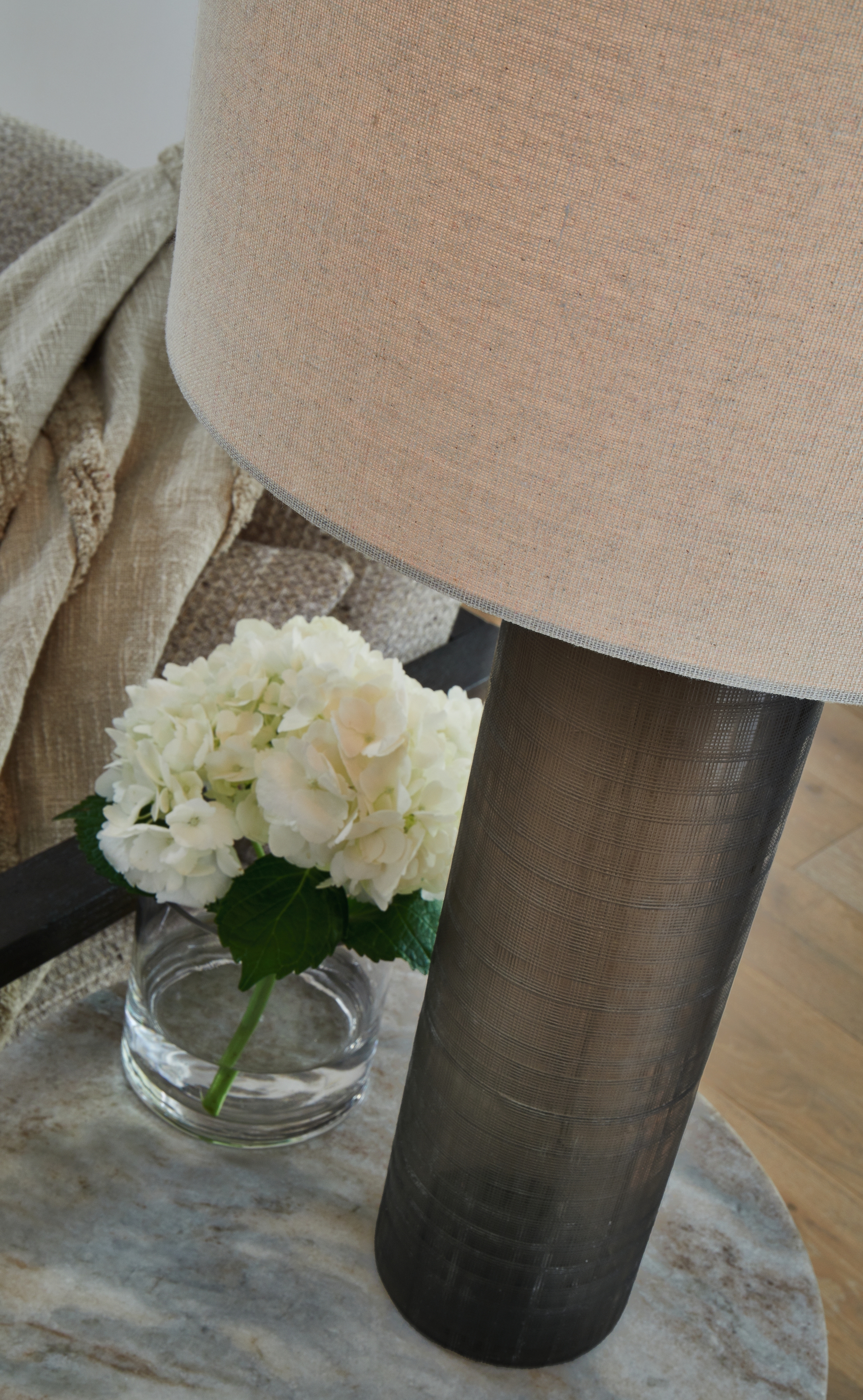 Signature Design by Ashley Dingerly Glass Table Lamp