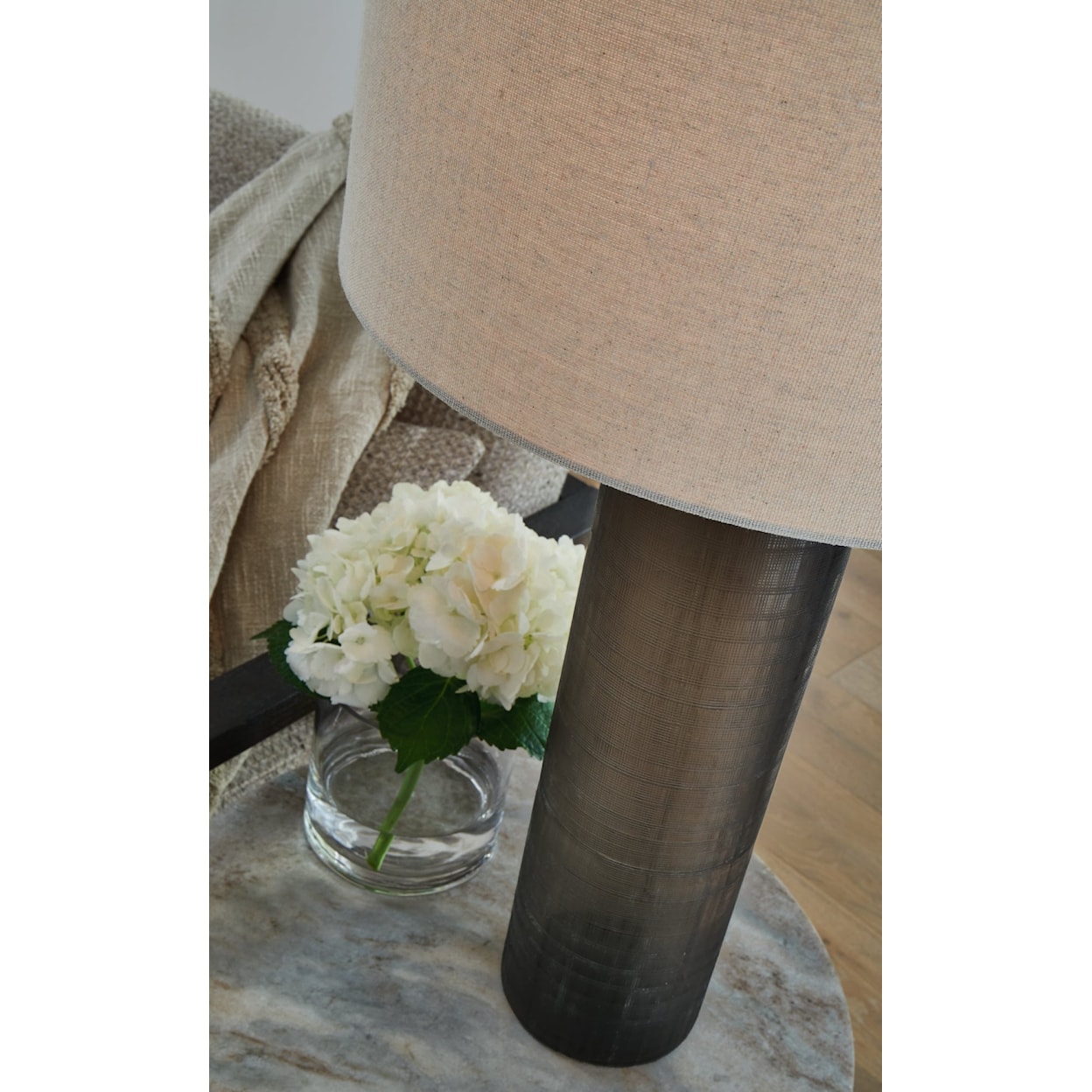 Ashley Furniture Signature Design Dingerly Glass Table Lamp