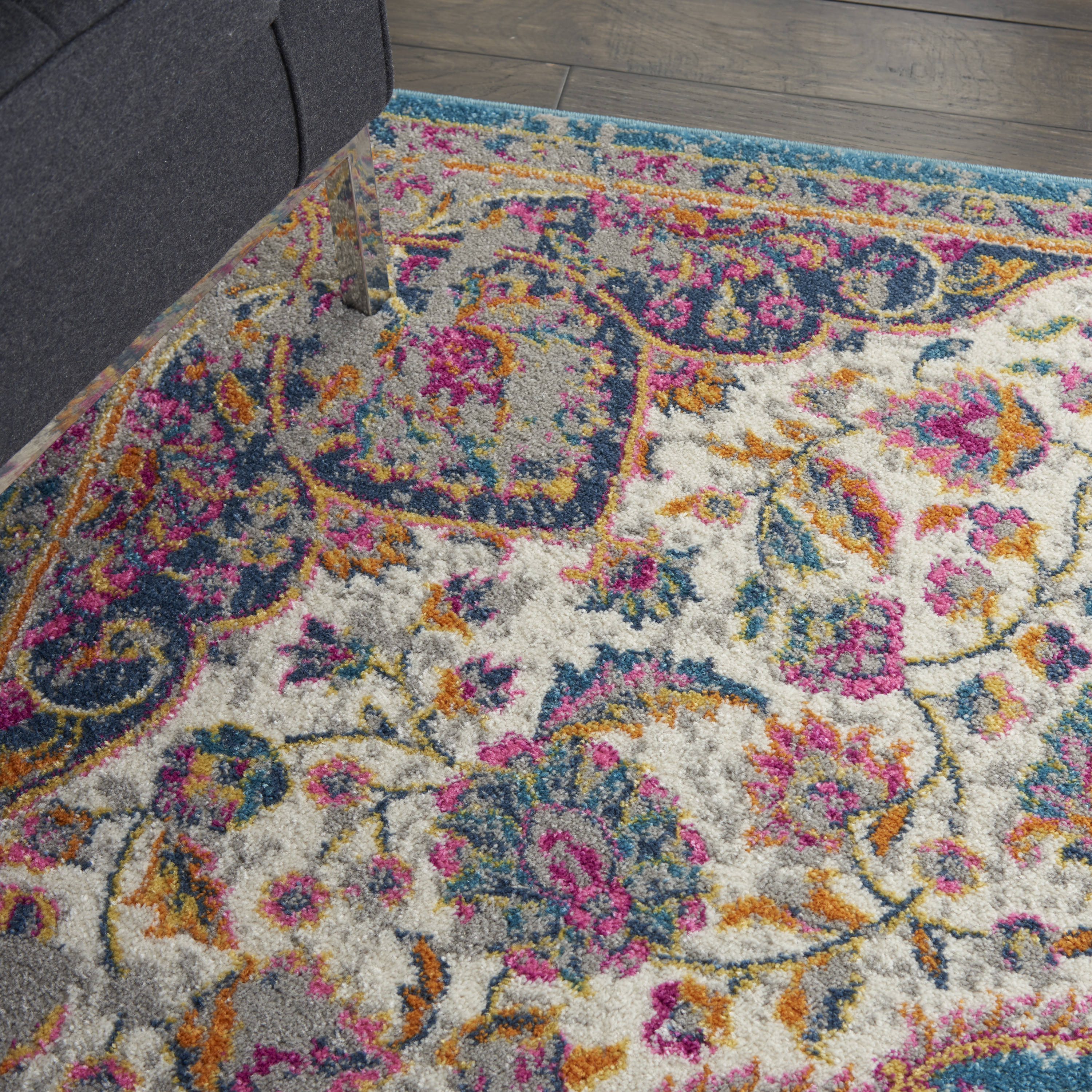 3'9" x 5'9"  Rug