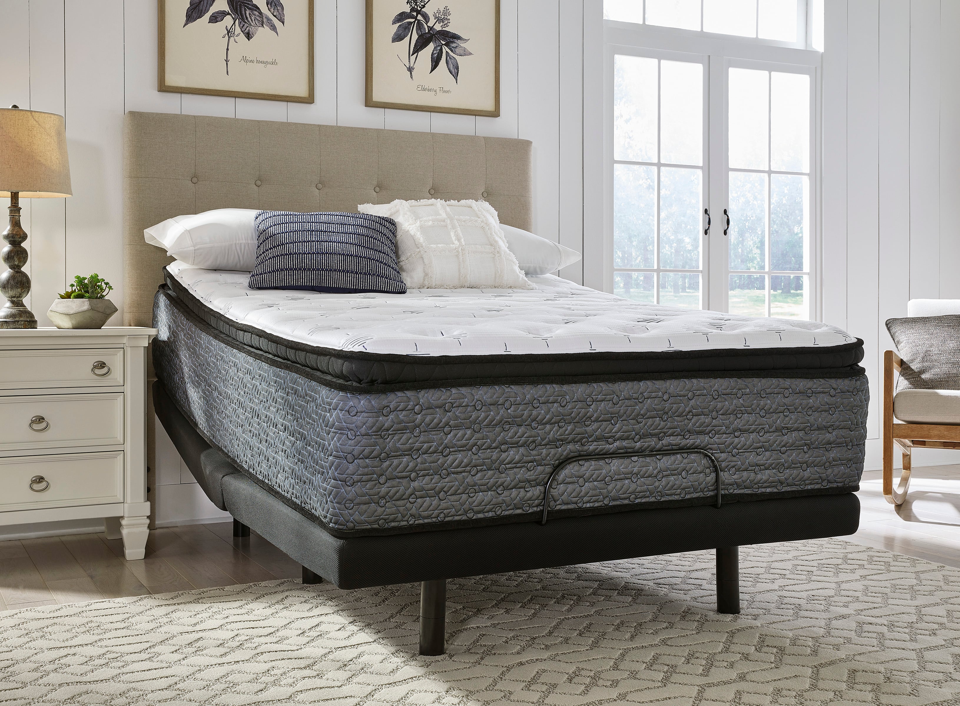 Sierra Sleep Ultra Luxury PT with Latex M57341 Ultra Luxury PT with