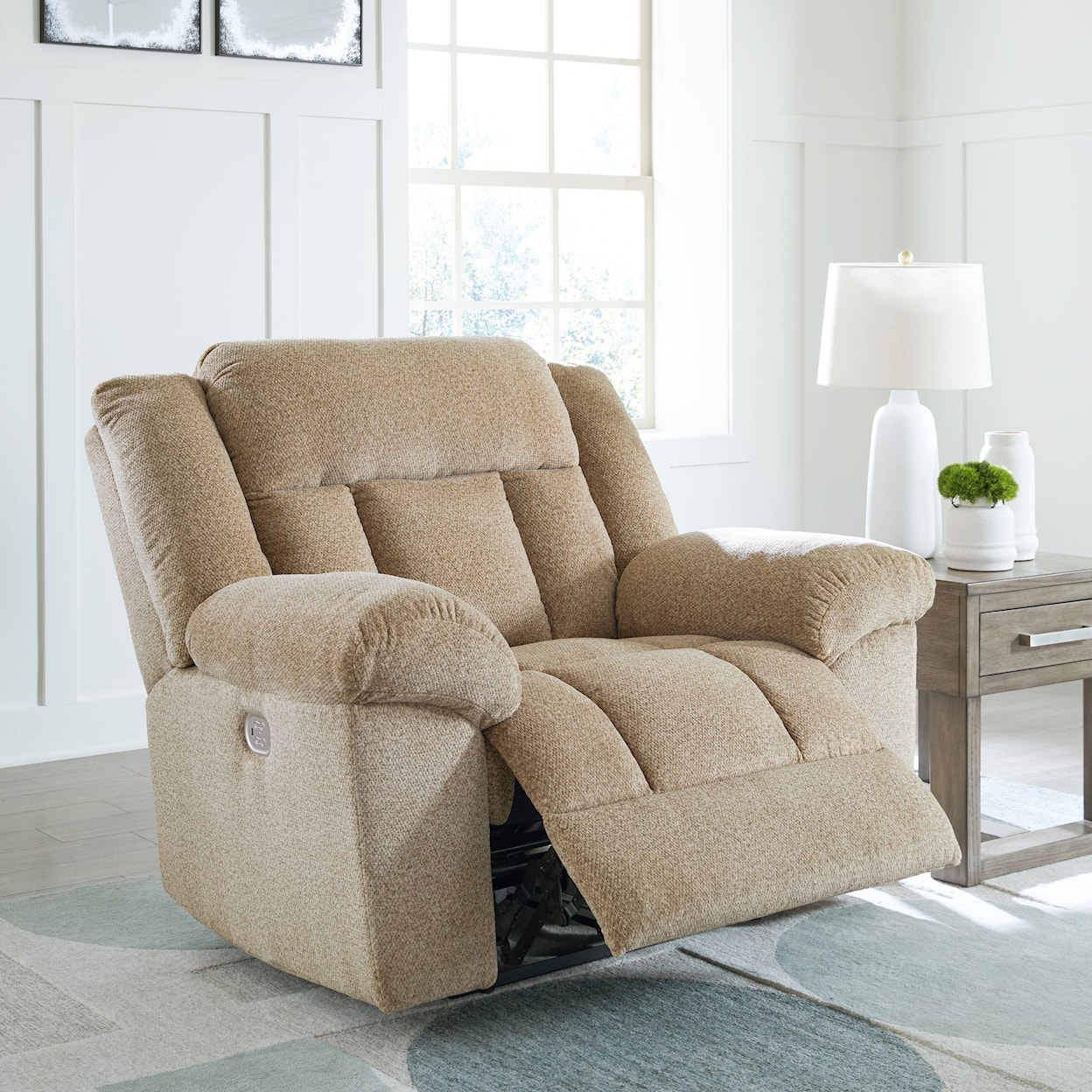 Signature Design by Ashley Tip-Off PWR Recliner/ADJ Headrest