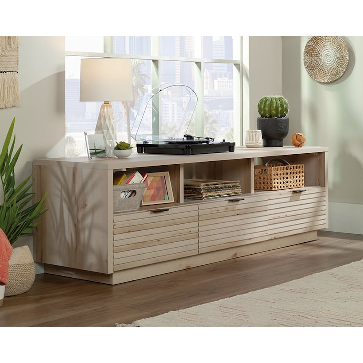 Sauder HARVEY PARK Harvey Park Entertainment Credenza