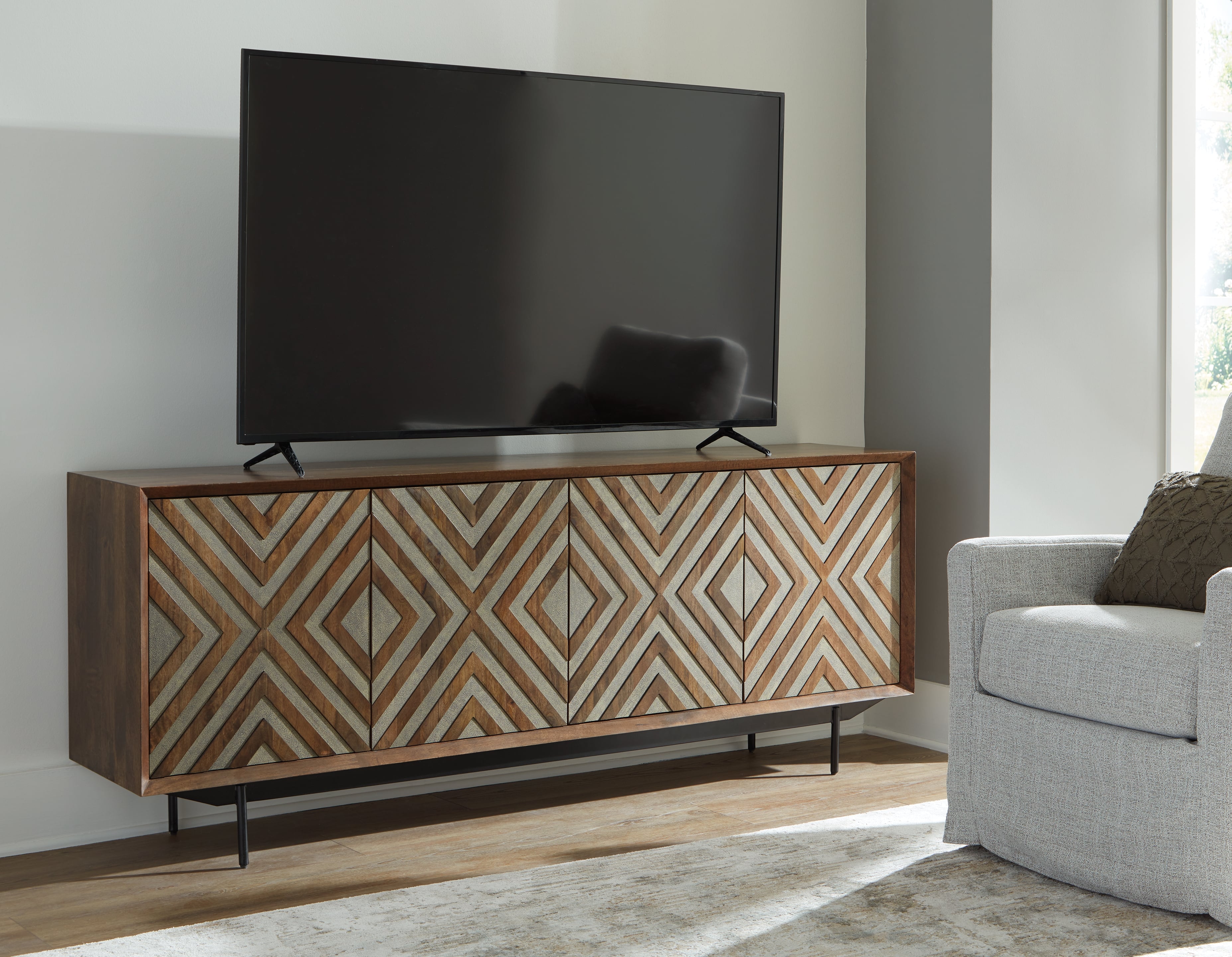 Signature Design by Ashley Dreggan Accent Cabinet