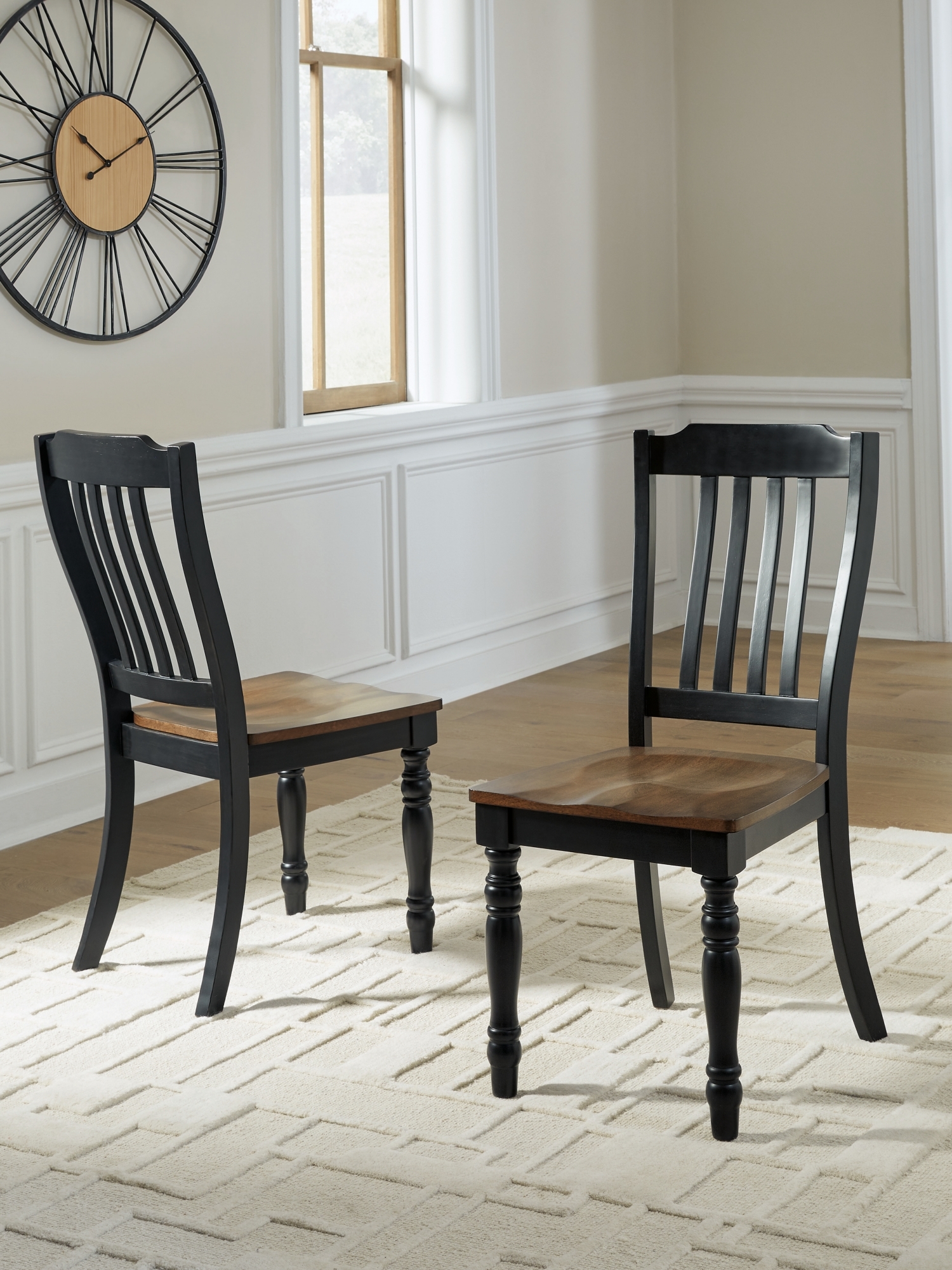 Ashley (Signature Design) Clorazi Dining Room Side Chair