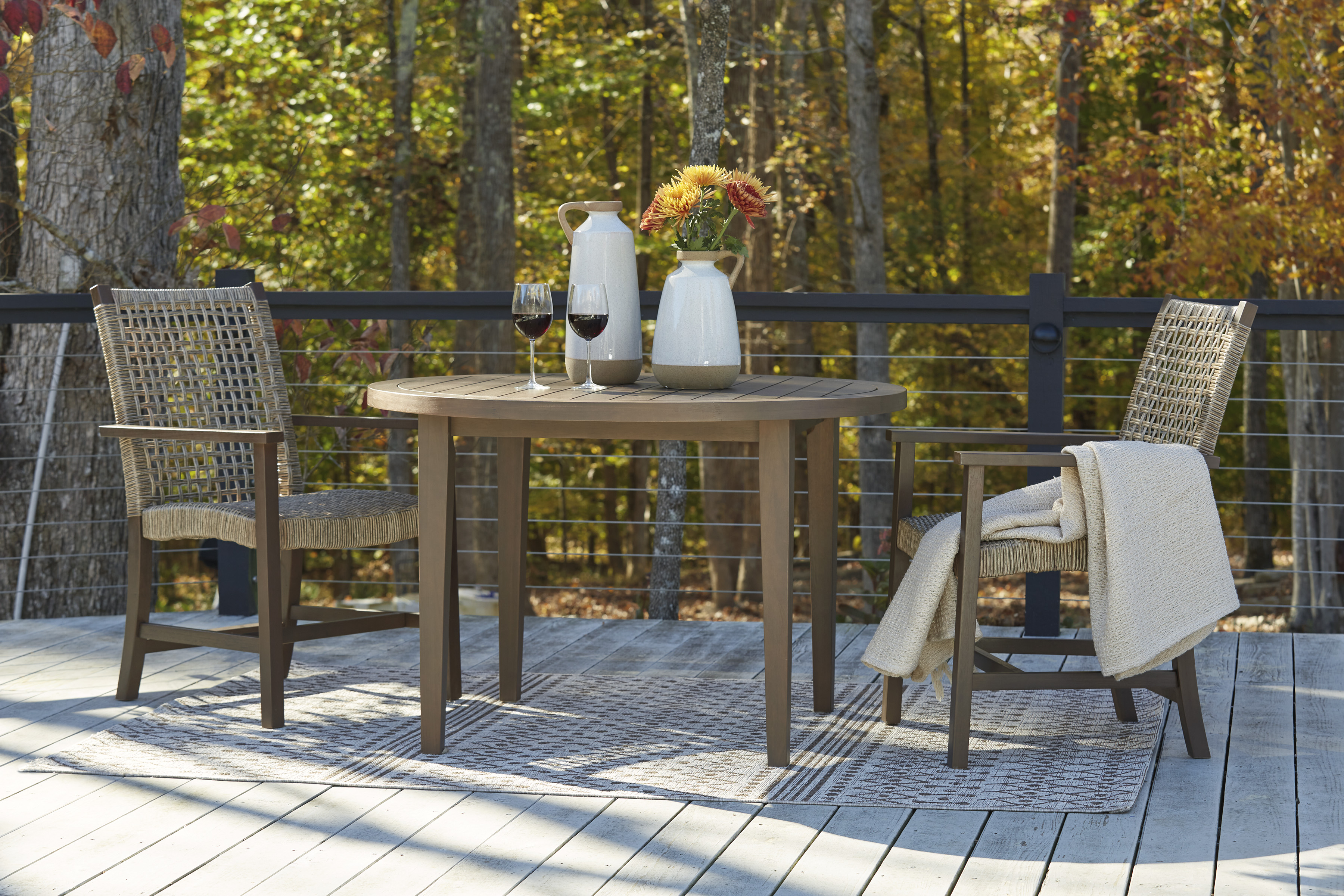 Benchcraft Germalia 1xP730615+1xP730601A Outdoor Dining Table and 2