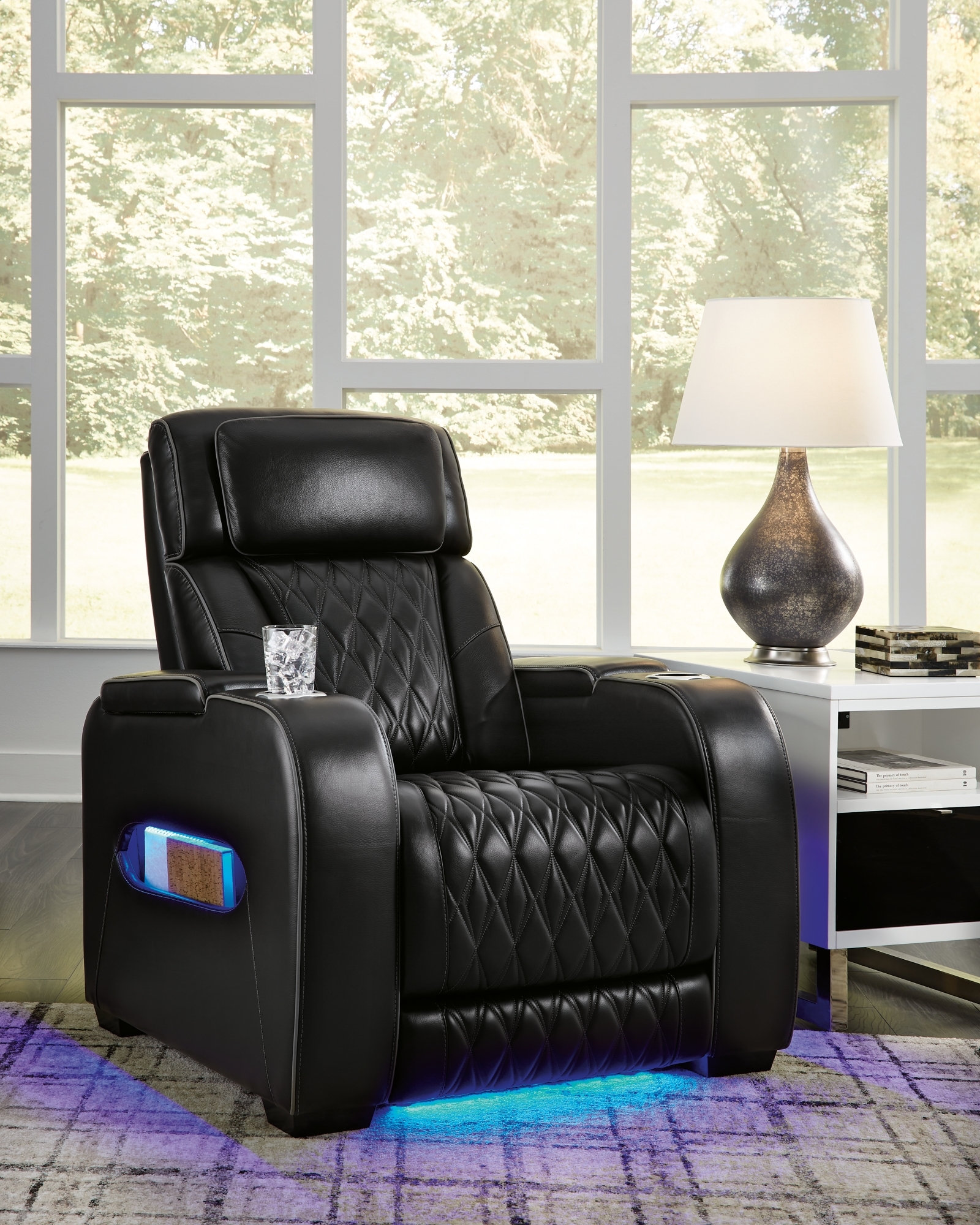 Pwr Recliner/Adj Headrest